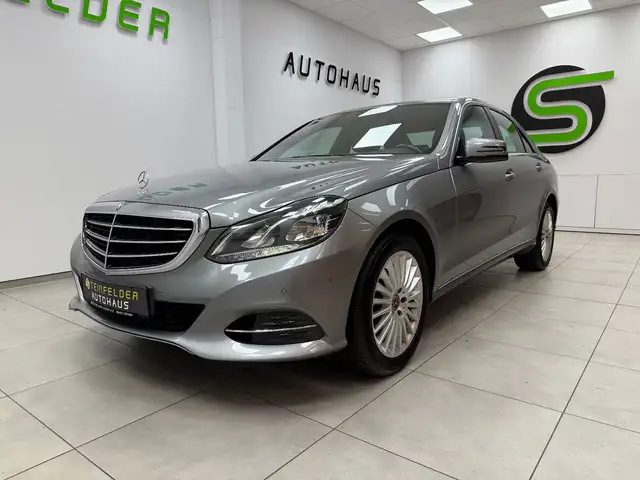 Mercedes-Benz E view 3