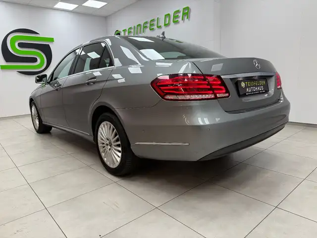 Mercedes-Benz E view 5