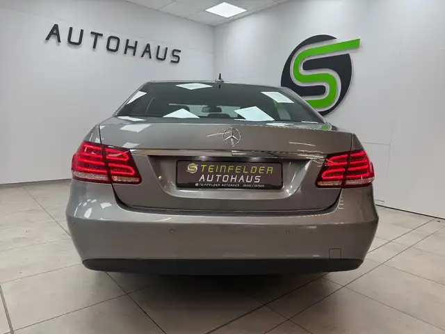 Mercedes-Benz E view 6