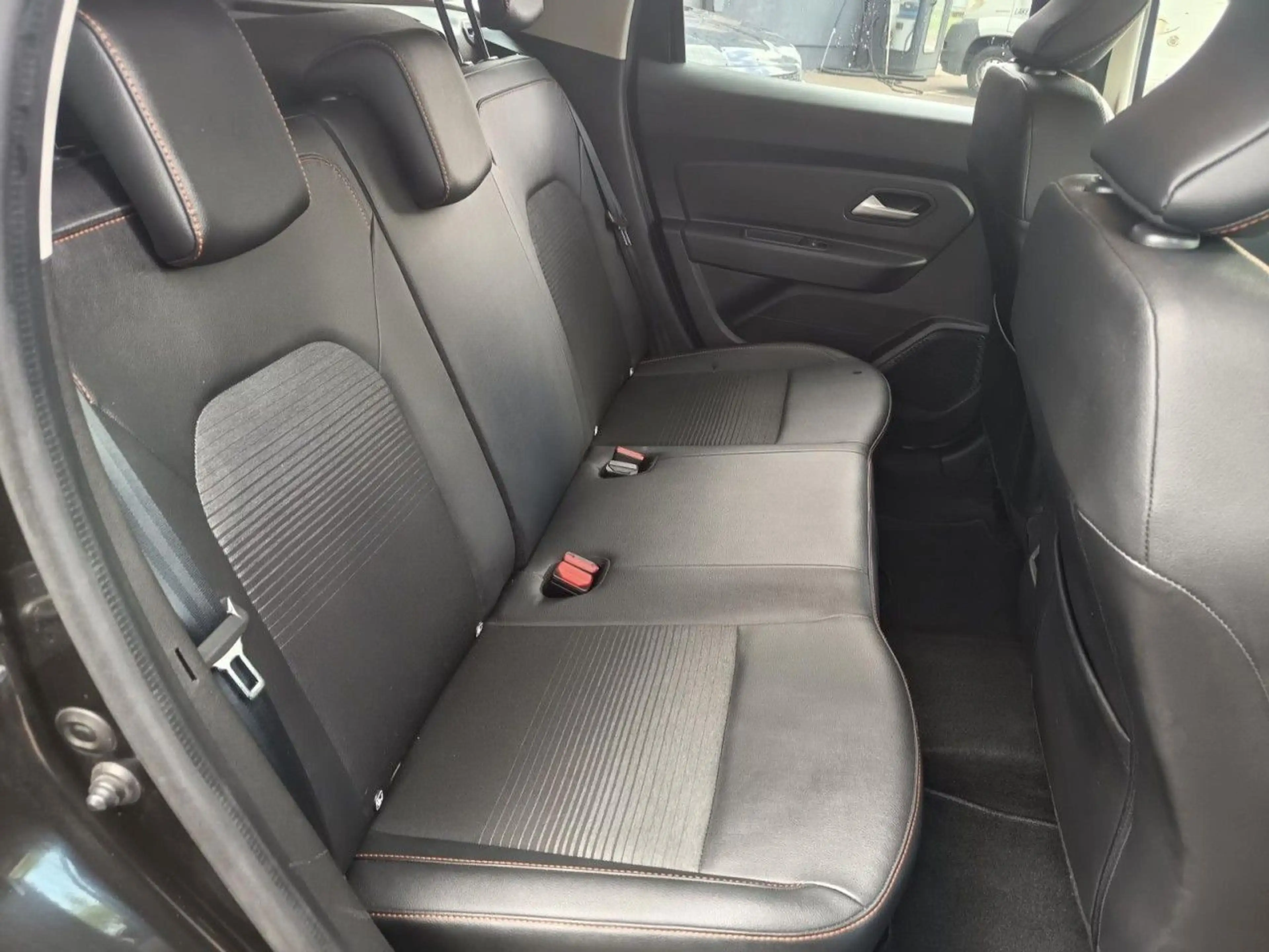 Dacia Duster II Extreme Autom. Keyless Sitzh. Kamera — photo 18