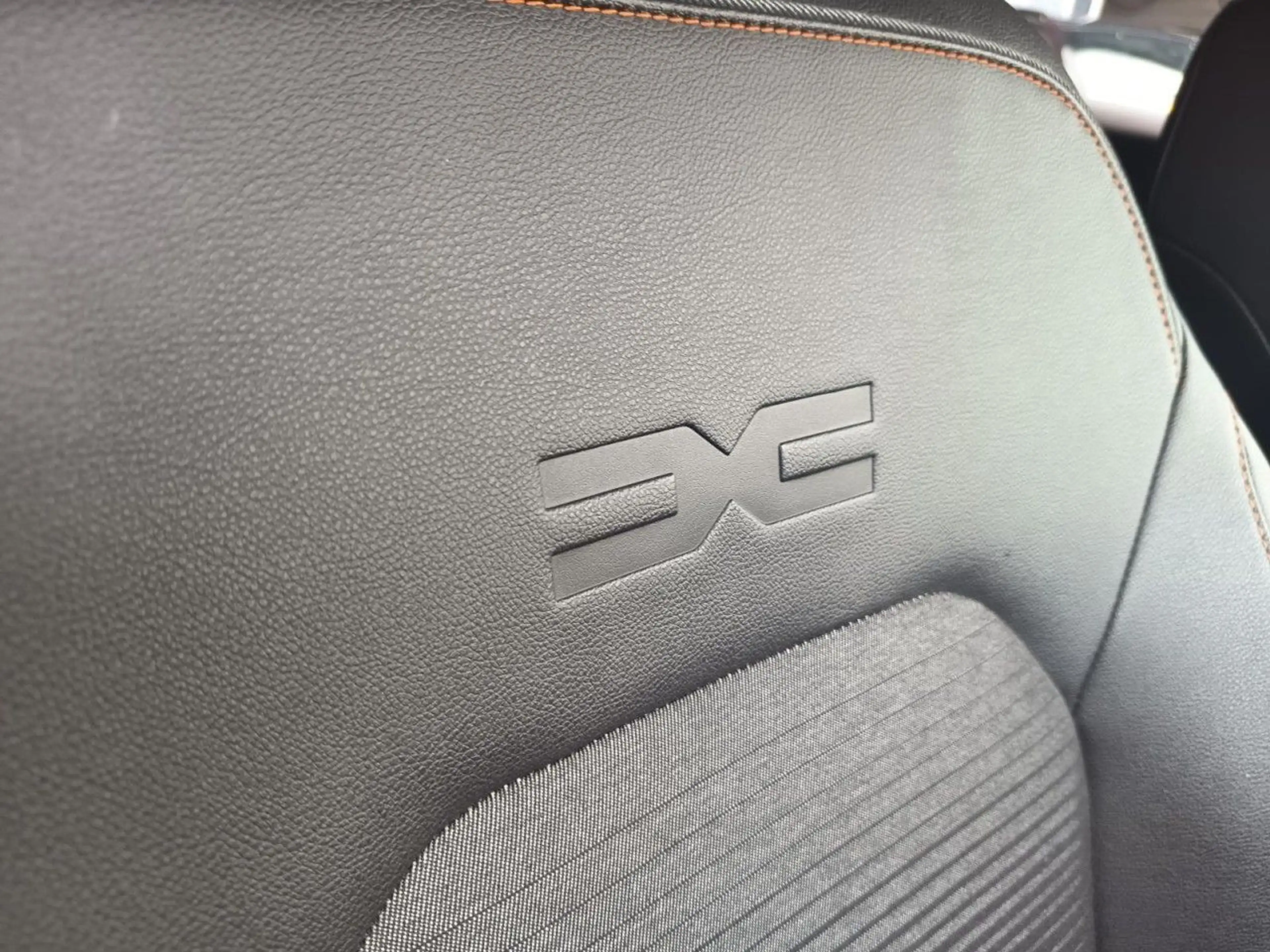 Dacia Duster II Extreme Autom. Keyless Sitzh. Kamera — photo 23