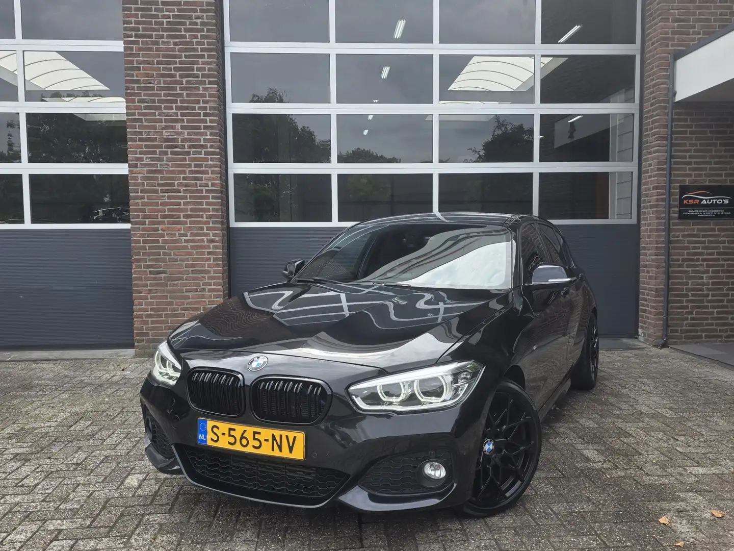 BMW 120 1-serie 120i Centennial High Executive|F20|M-Sport Zwart - 1