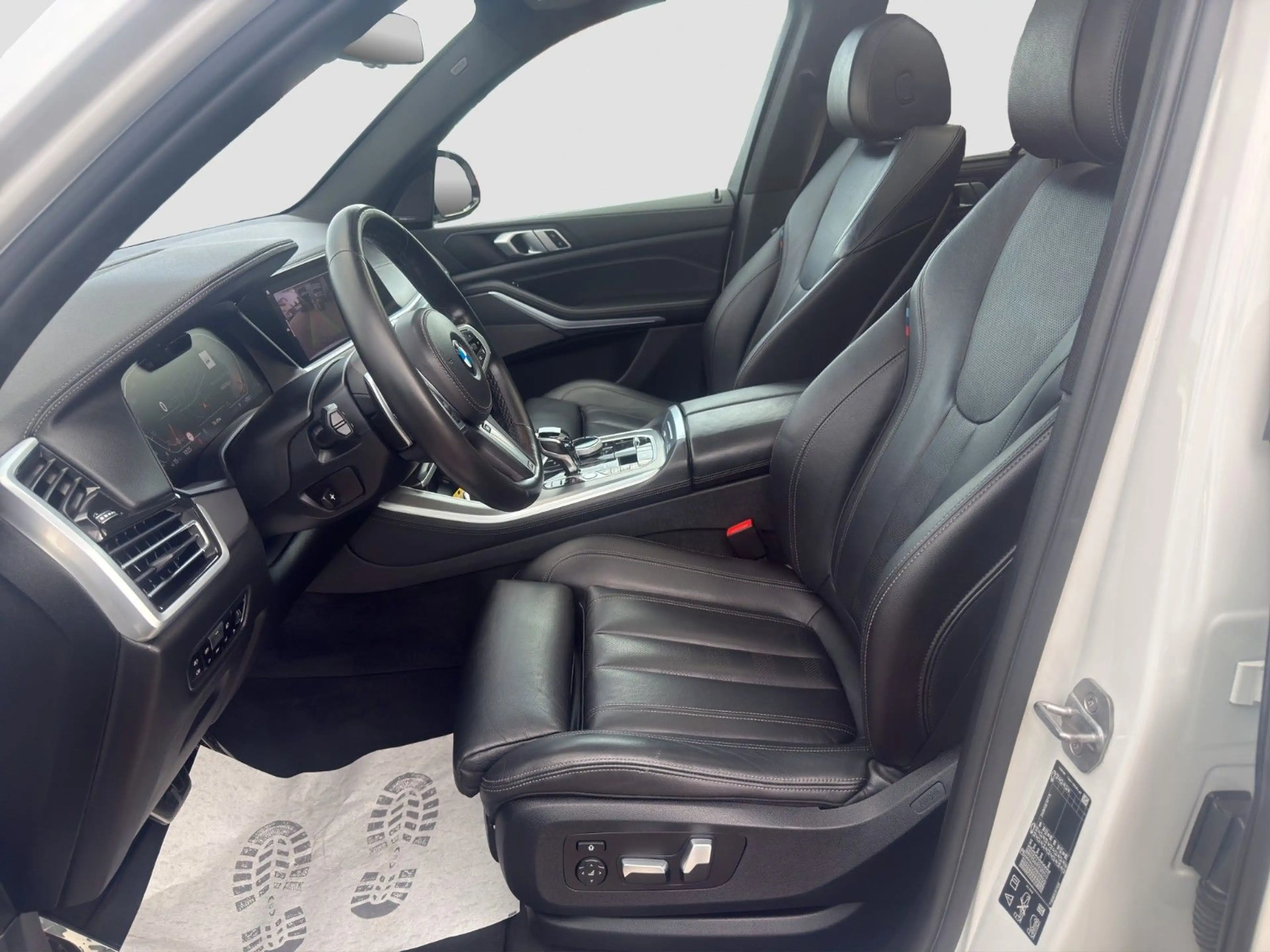 BMW X5 xDrive 30d M Sport *PANO*360°*LED*STANDHZ*AHK — photo 9
