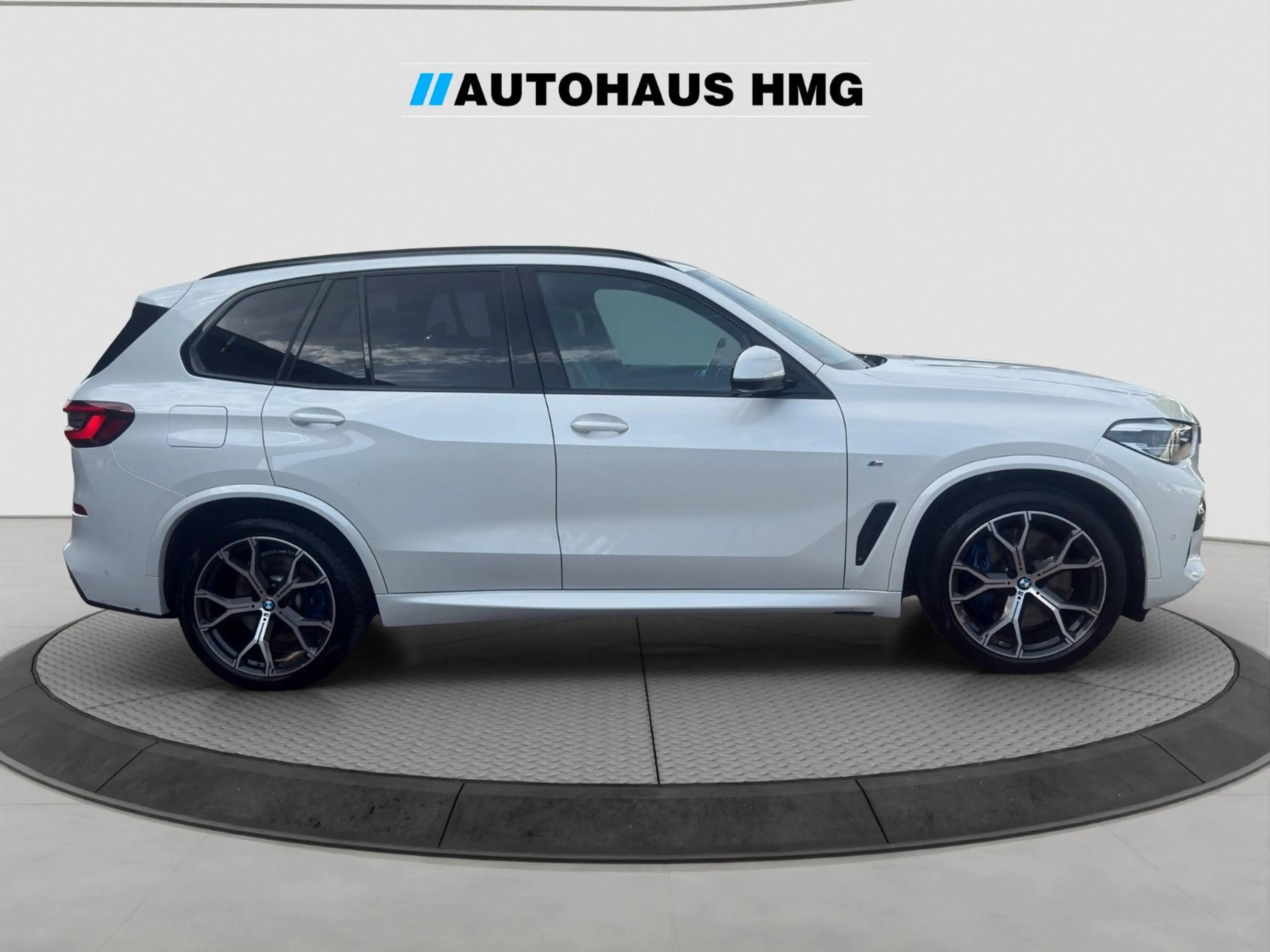 BMW X5 xDrive 30d M Sport *PANO*360°*LED*STANDHZ*AHK — photo 6