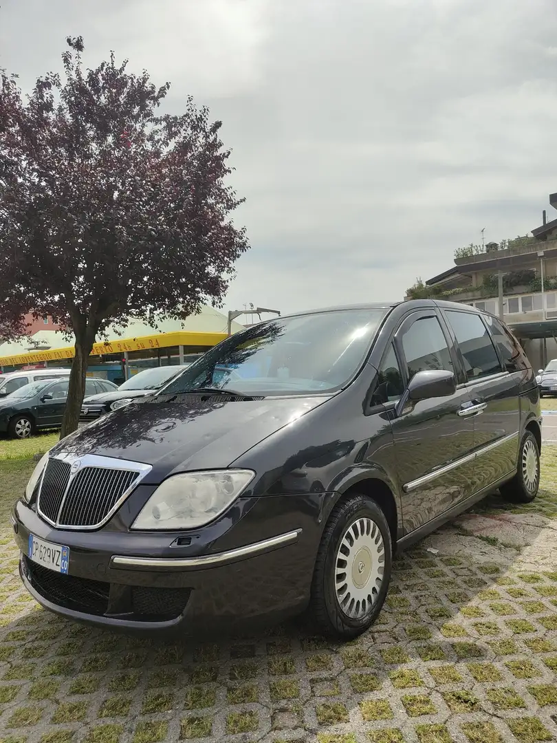 Lancia Phedra 2.0 16v Emblema auto Синій - 1