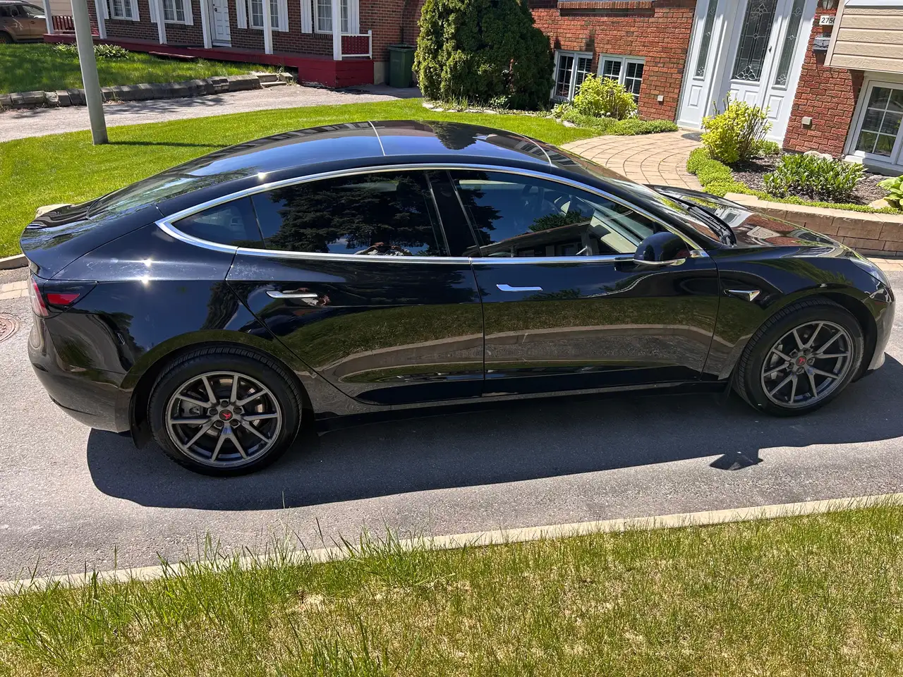 Tesla Model 3 photo Tesla Model 3