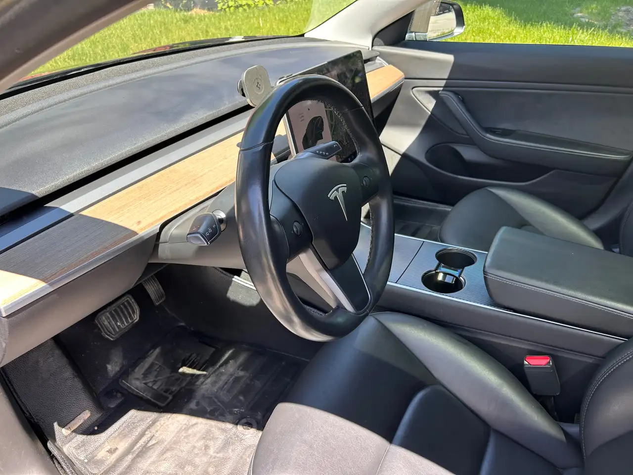 Tesla Model 3 photo Tesla Model 3