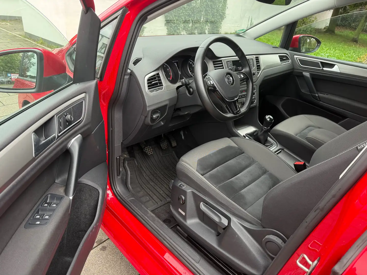 Volkswagen Golf Sportsvan 1.4 TSI (BlueMotion Technology) Comfortline Piros - 2