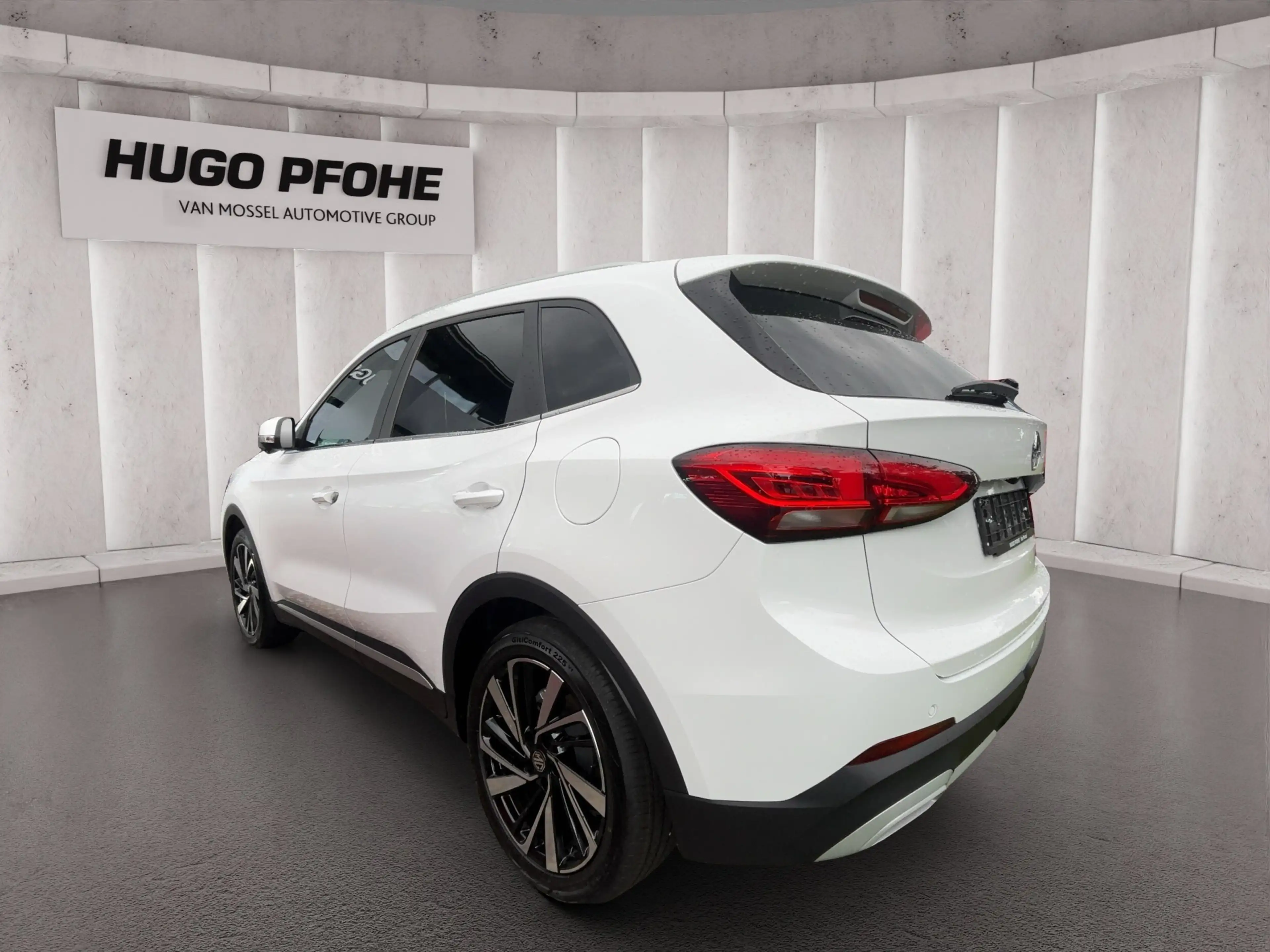 MG ZS Luxury 1.5 Hybrid+ Sports Utility Vehicle. 145 kW. — photo 2