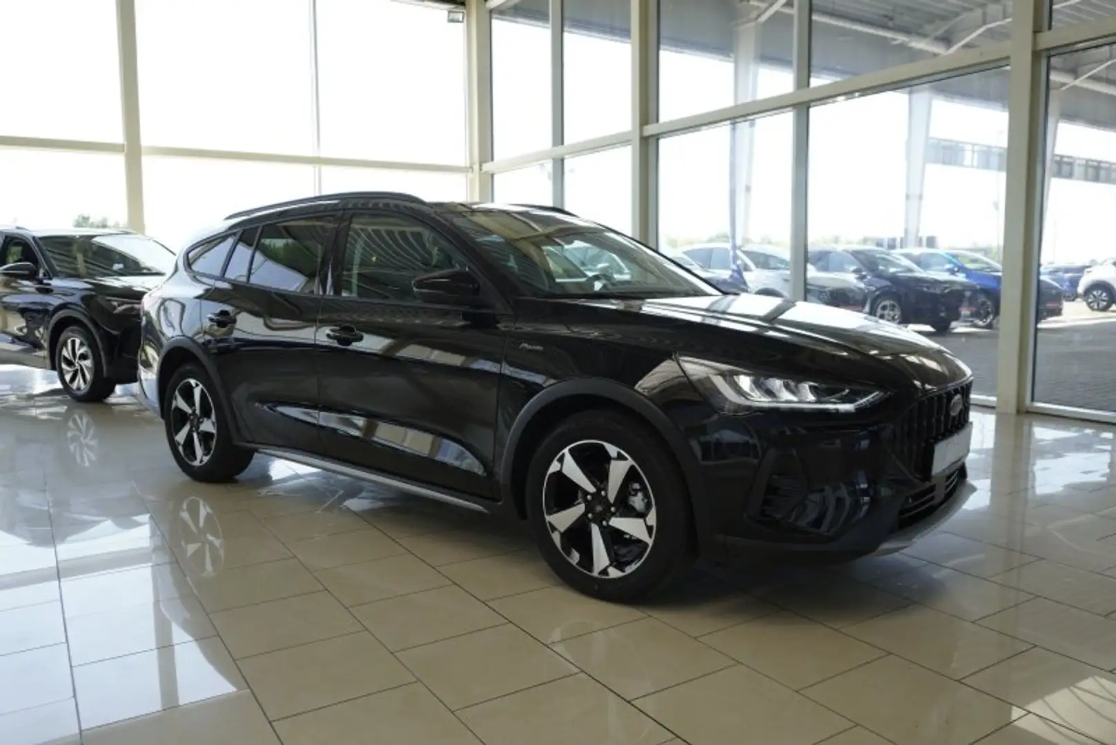 Ford Focus Active X 1,5 115PS aAHK/Navi/Kamera/Winterp.     * Schwarz - 1