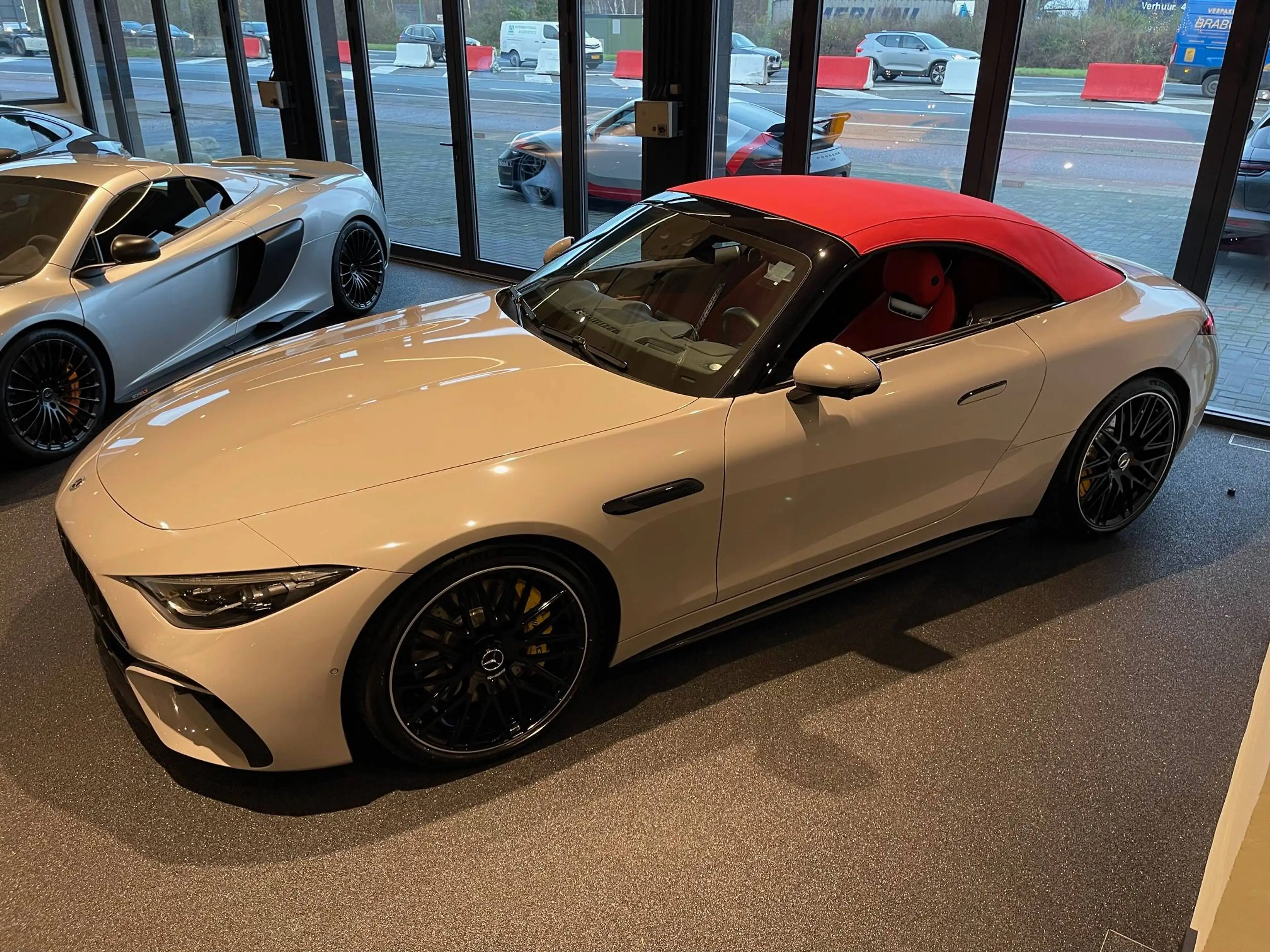 Mercedes-Benz SL 63 AMG SL Roadster AMG 63 4-Matic — photo 14