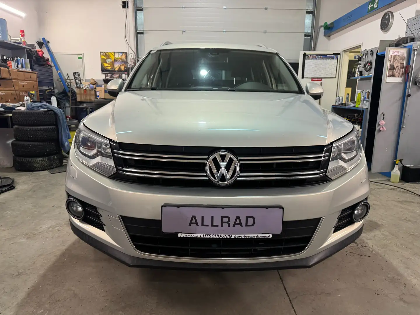 Volkswagen Tiguan 2,0 TDI BMT 4Motion Sport Plateado - 1
