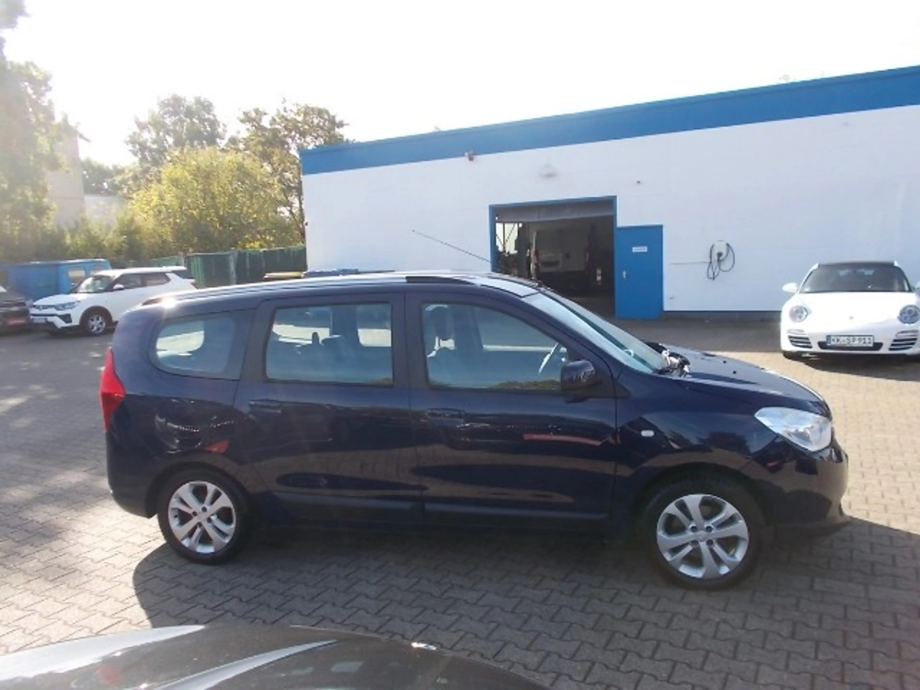 Dacia Lodgy Prestige, Leder, AHK, Navi, Allwetter, Klima — photo 4