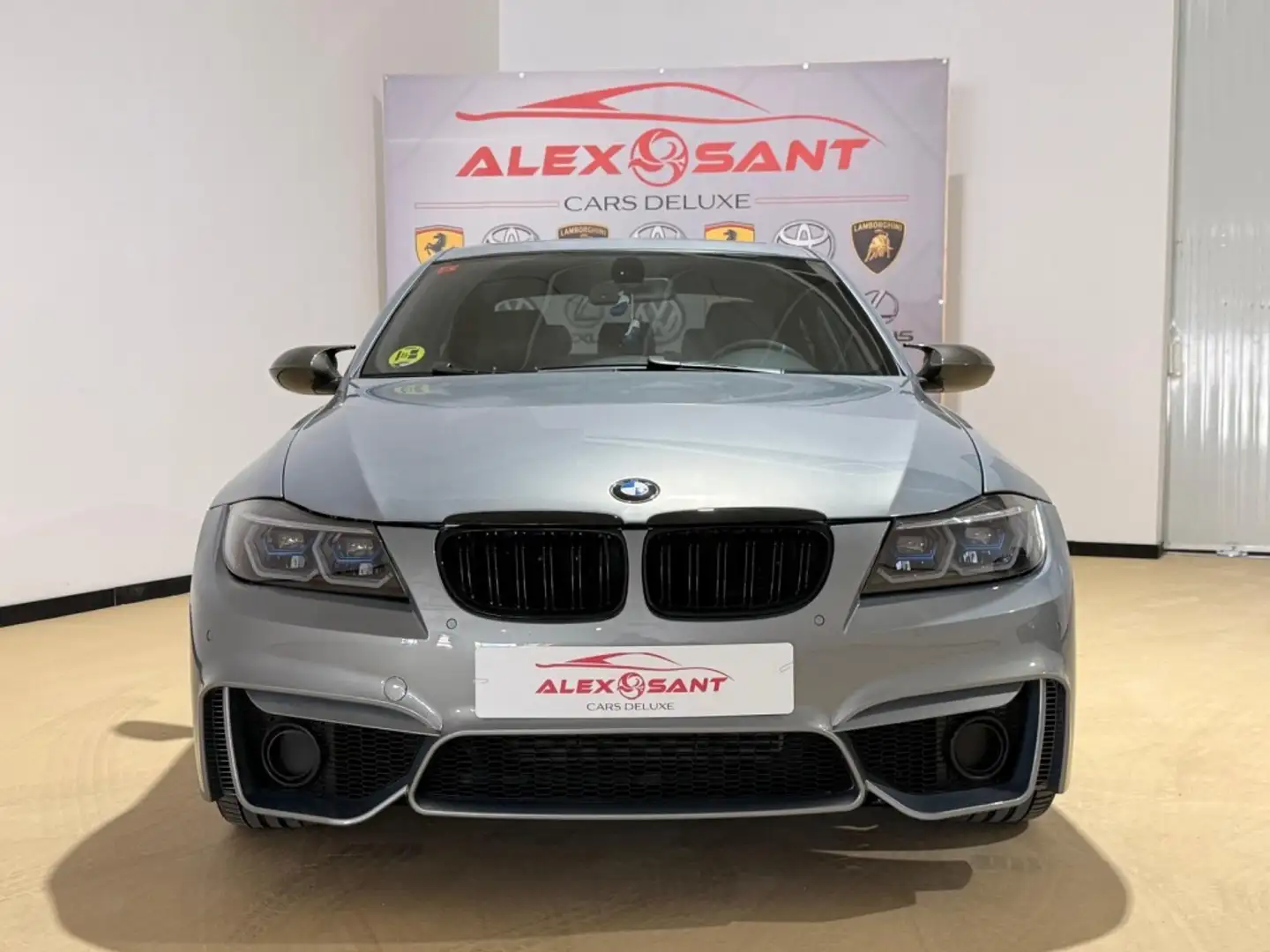 BMW 320 320d Aut. Gris - 1