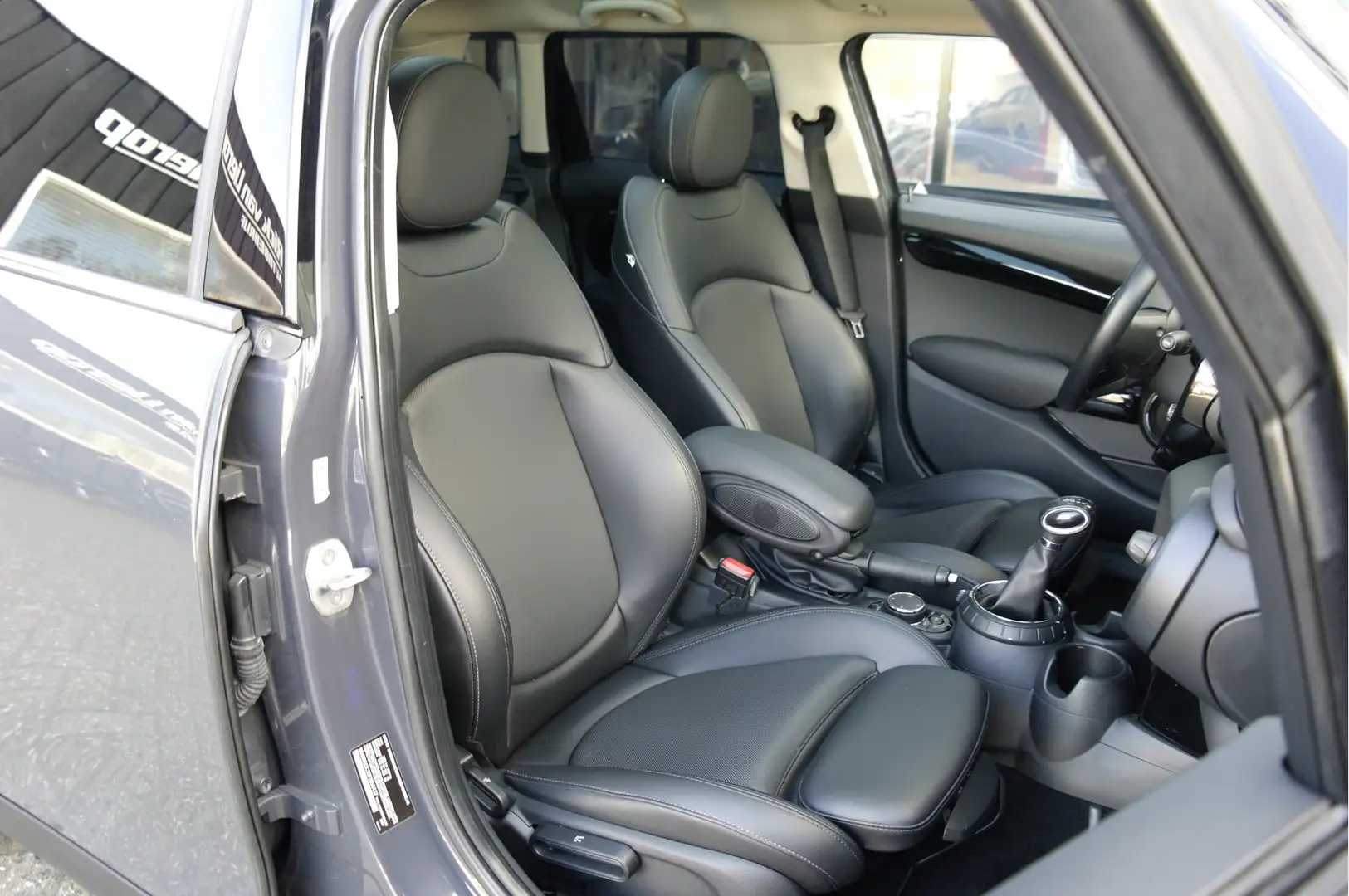 MINI Cooper S 2.0 192 PK Chili Serious Business | Pano | Leder | Gris - 2