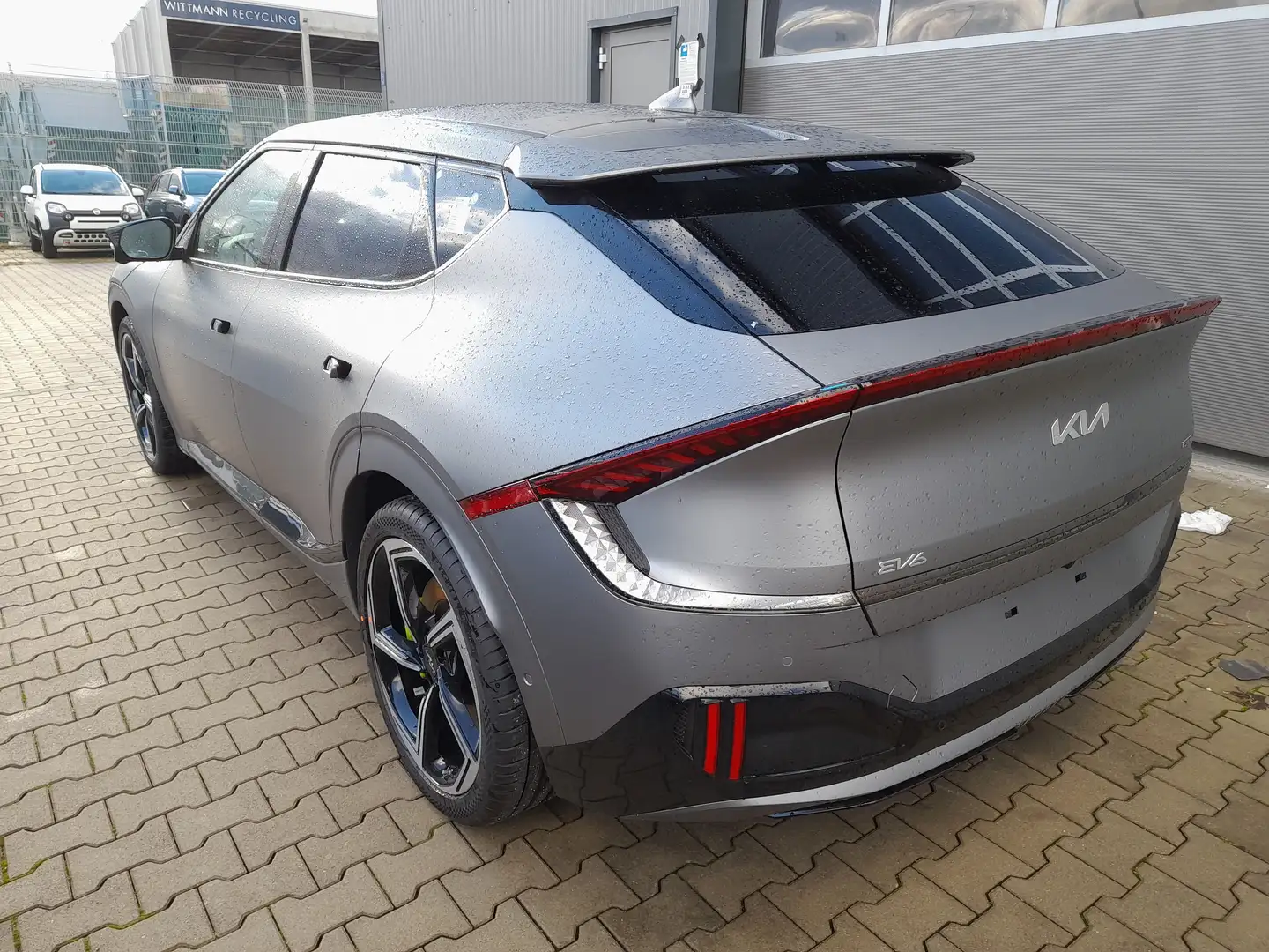 Kia EV6 GT 2023 77.4kWh Allrad Glasdach Schalen-Sitze uvm. Grau - 2