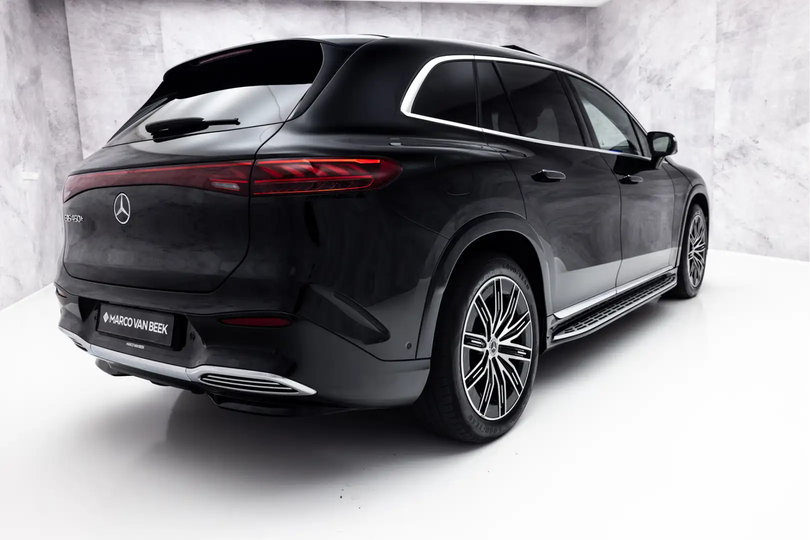 Mercedes-Benz EQS SUV 450+ AMG Line 7p 118 kWh | Pano | Hyperscreen | Ac Schwarz - 2
