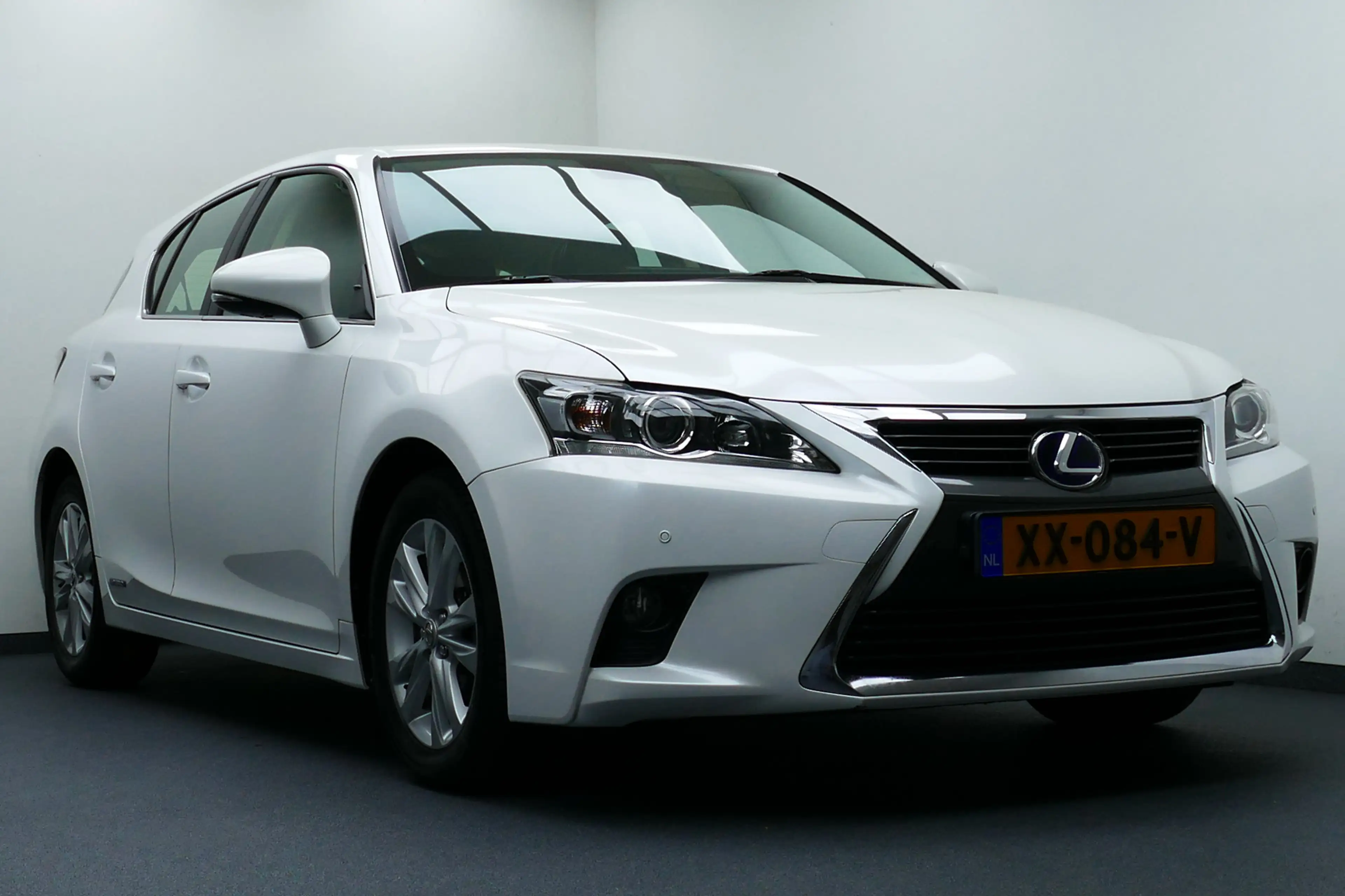 Lexus CT 200h Sport Edition. Wit Metallic, Camera, Navi, Clima, — photo 3