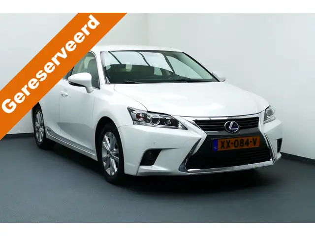 Lexus CT 200h Sport Edition. Wit Metallic, Camera, Navi, Clima,