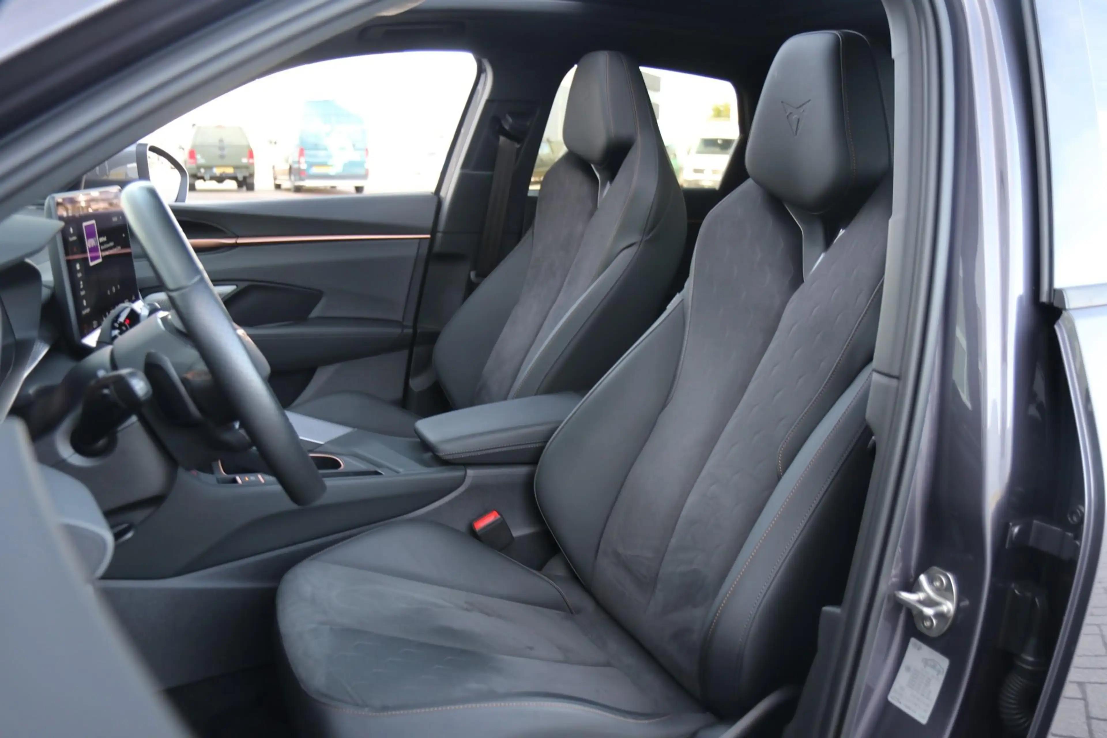 CUPRA Terramar 1.5 TSI e-Hybrid 272pk VZ Performance | SoH 100% | — photo 4