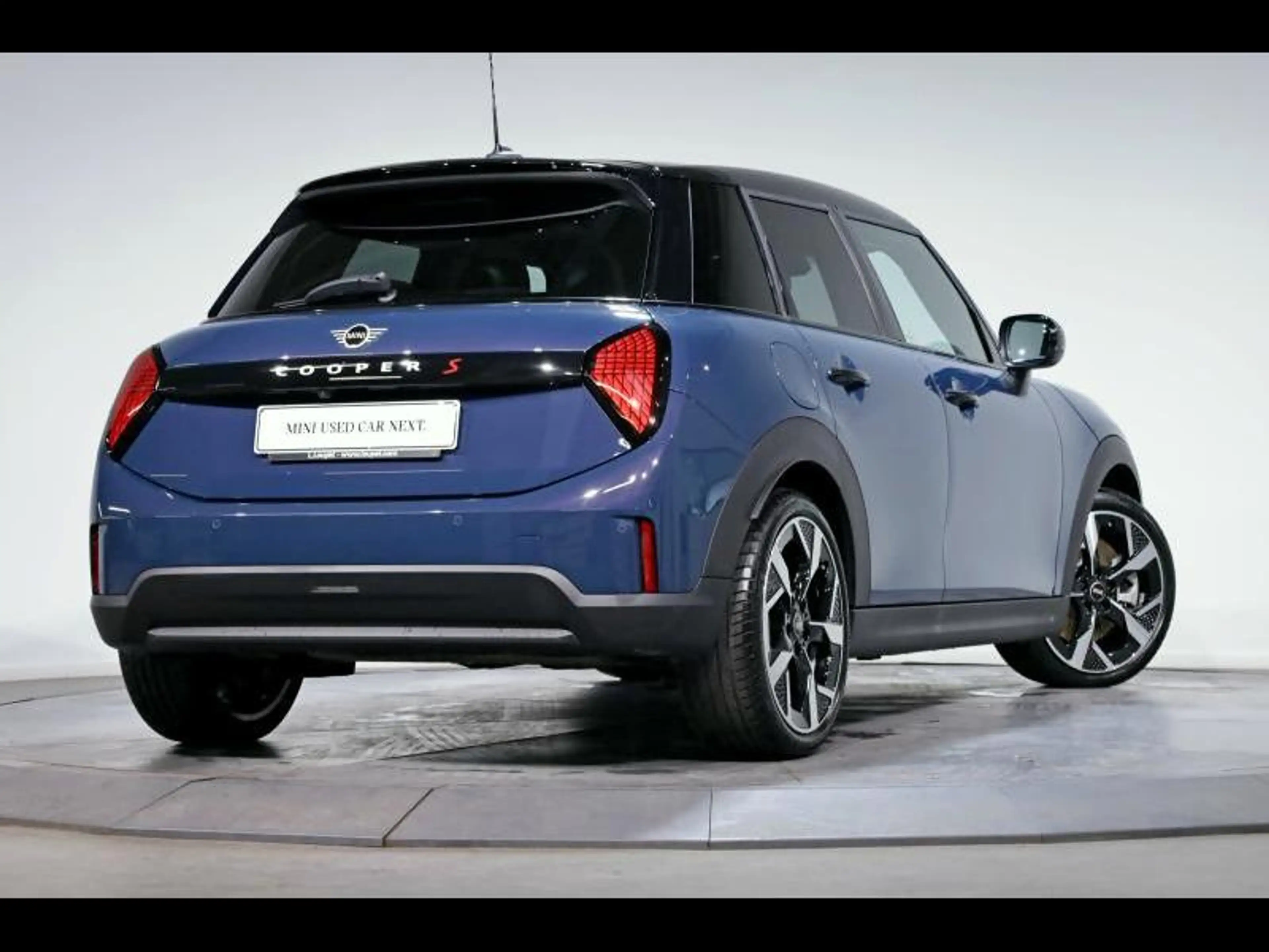 MINI Cooper S 5 portes — photo 2