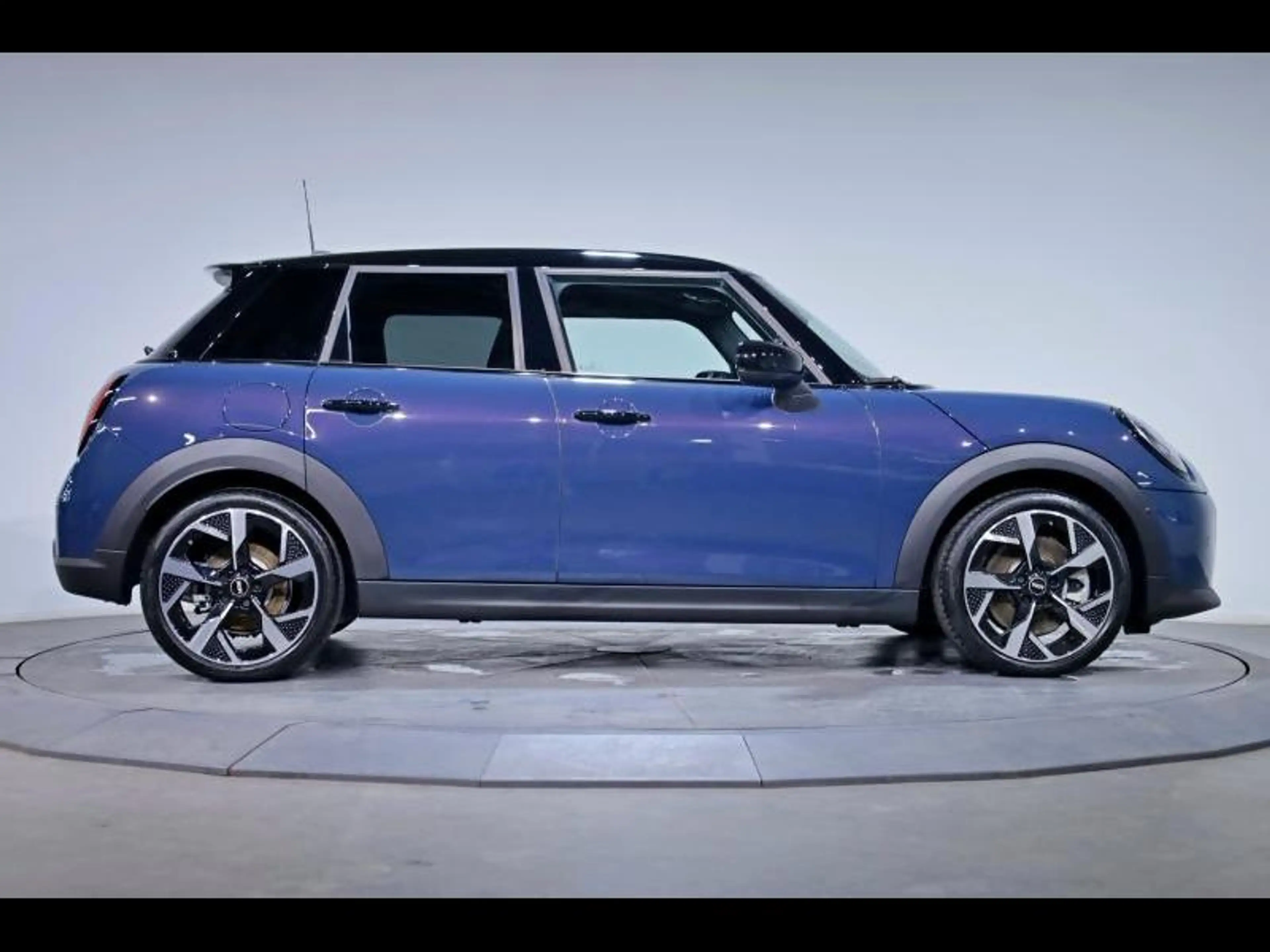 MINI Cooper S 5 portes — photo 3