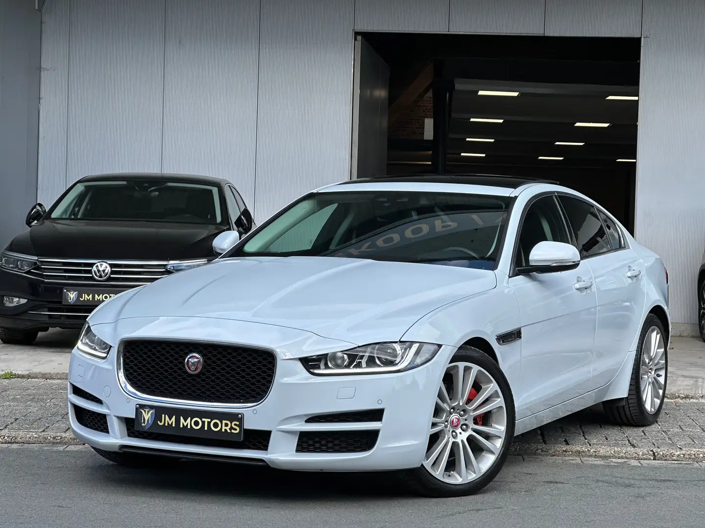 Jaguar XE 2.0i Sport | Camera | Opendak | Keyless Blanc - 1