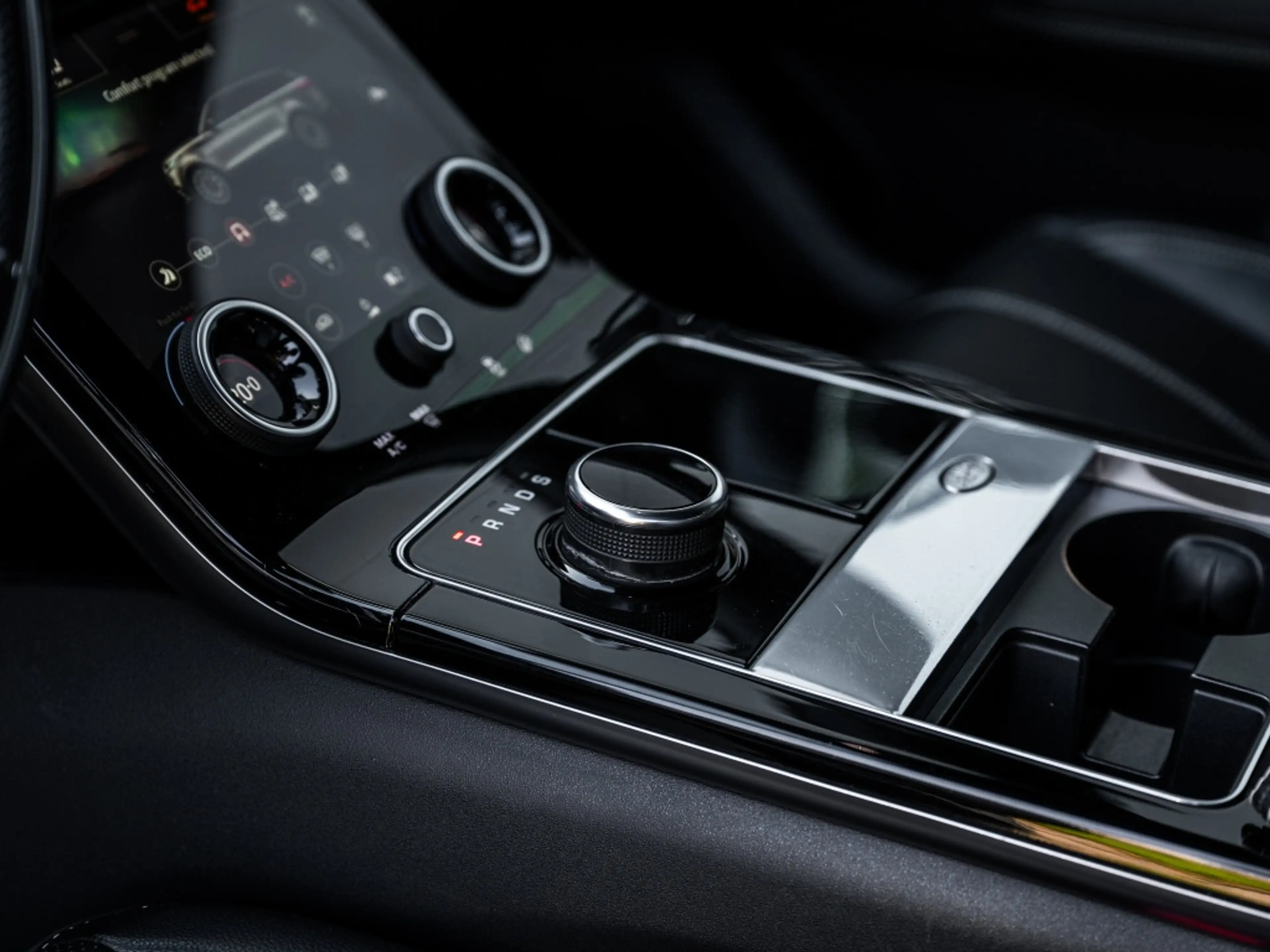 Land Rover Range Rover Velar P250 AWD S R-Dynamic Trekhaak Premium Audio — photo 15