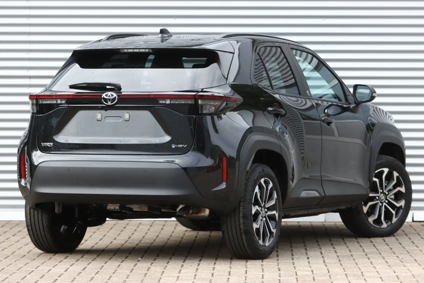 Toyota Yaris Cross 1.5 Hybrid 130 Team-Player NIEUW Safety+ Winter-Pa Zwart - 2