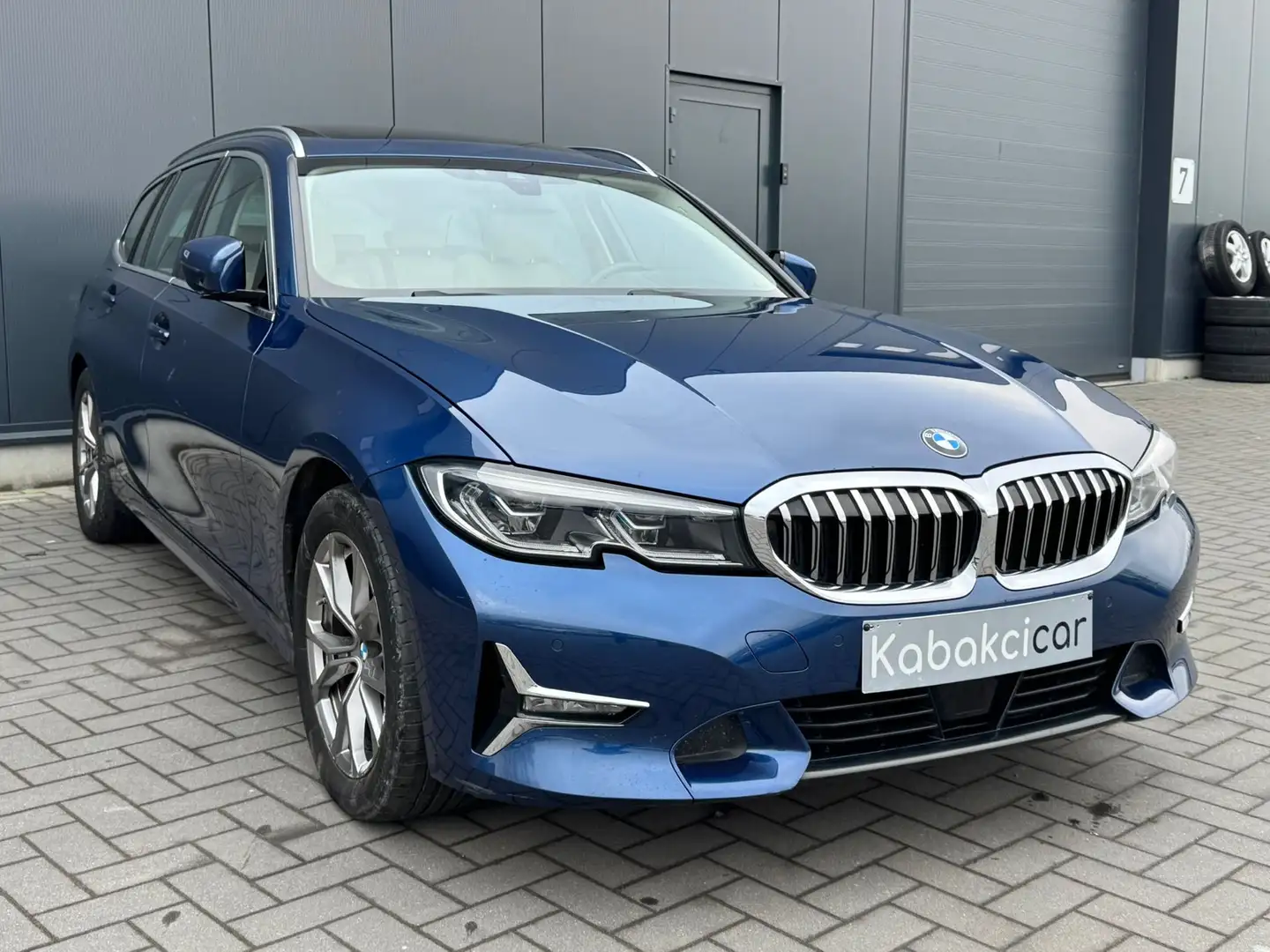 BMW 320 Touring dXA MHEV / GPS / CAMERA / TVA RECUPERABLE Bleu - 1