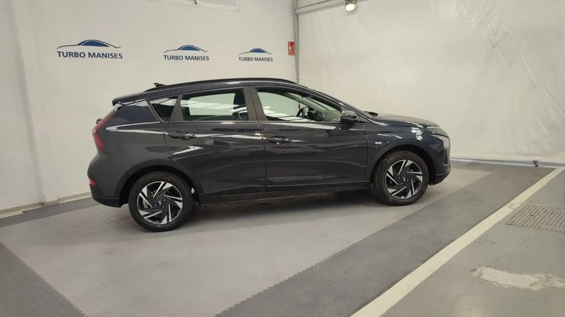 Hyundai BAYON 1.0 TGDI 74kW (100CV) 48V Maxx Gris - 2