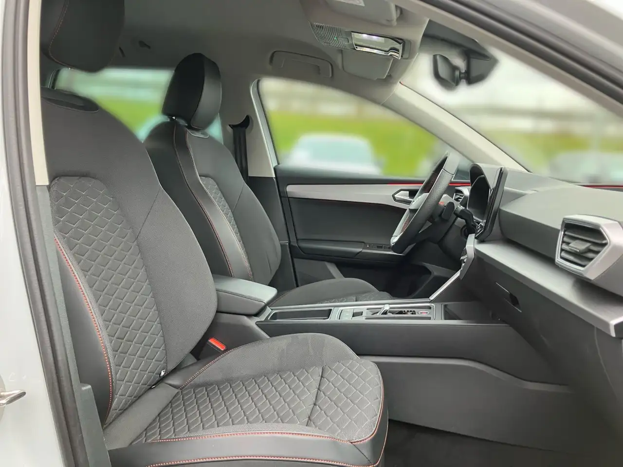 SEAT Leon Sportstourer FR 2.0TDI DSG / Navi, LED, RFK 13