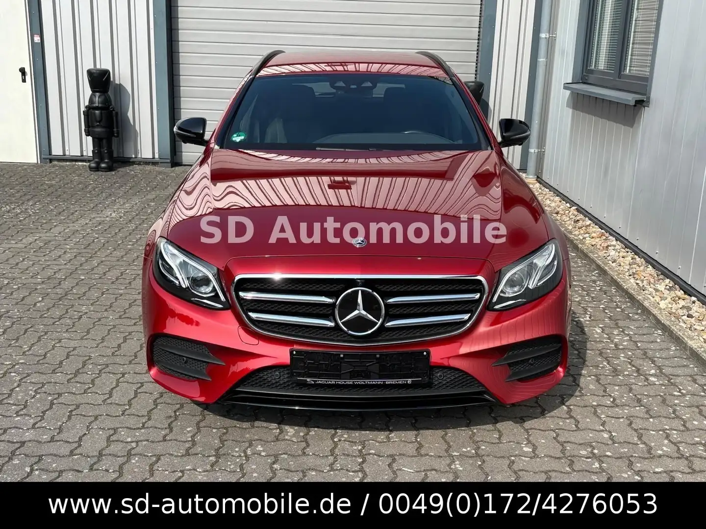 Mercedes-Benz E 300 T AMG LINE + 20"ZOLL+WIDSCREEN+DESIGNO Rot - 2