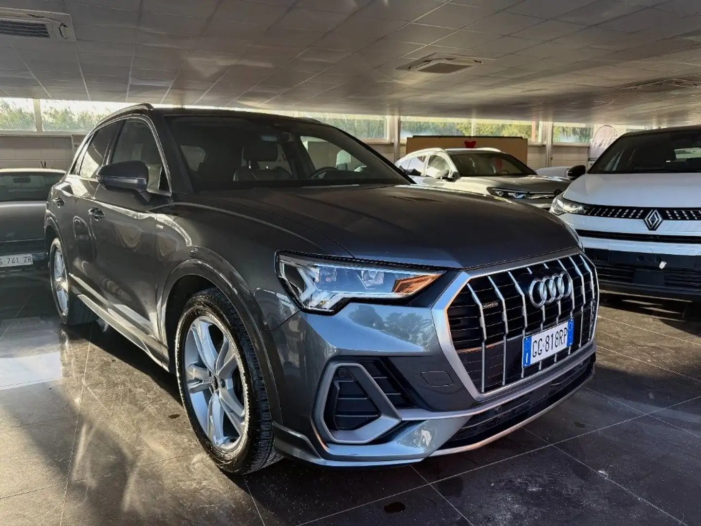 Audi Q3 2.0 tdi S line edition quattro s-tronic Grau - 1