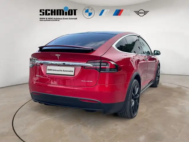 Tesla Model X view 4