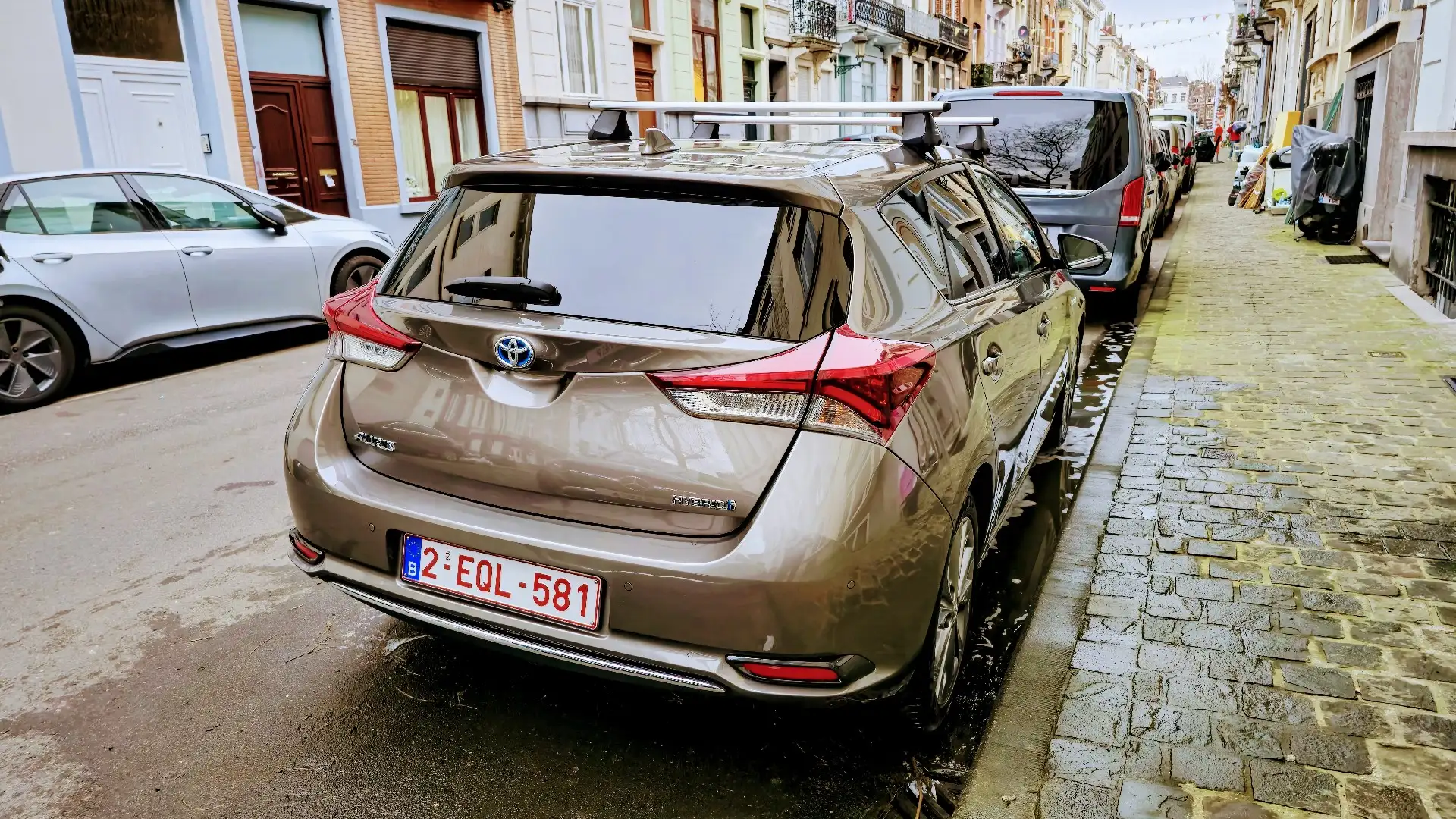 Toyota Auris HEV 1.8i HSD Comfort & pack 50+ E-CVT - 2