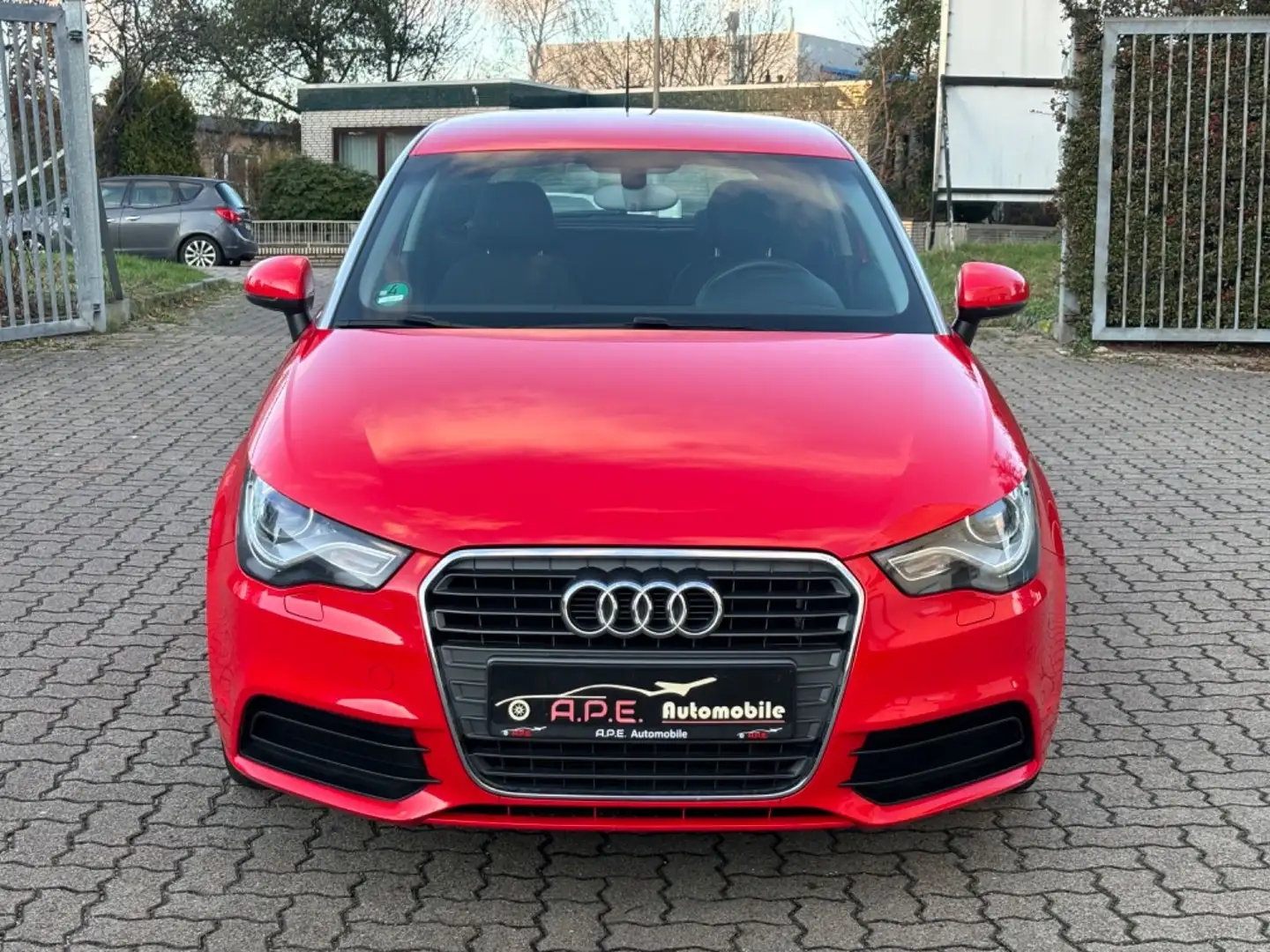 Audi A1 attraction 1.4 TSI DsG XENON TÜV NEU Rot - 2