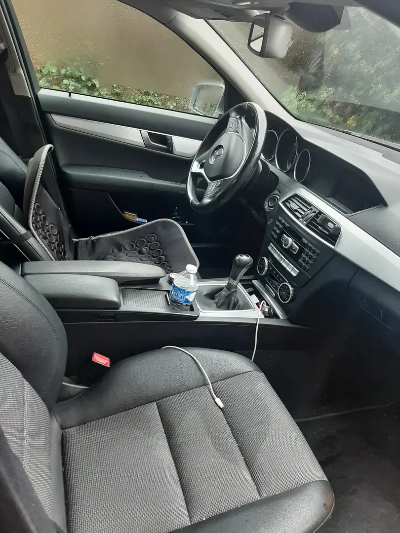 Mercedes-Benz 200 - 2