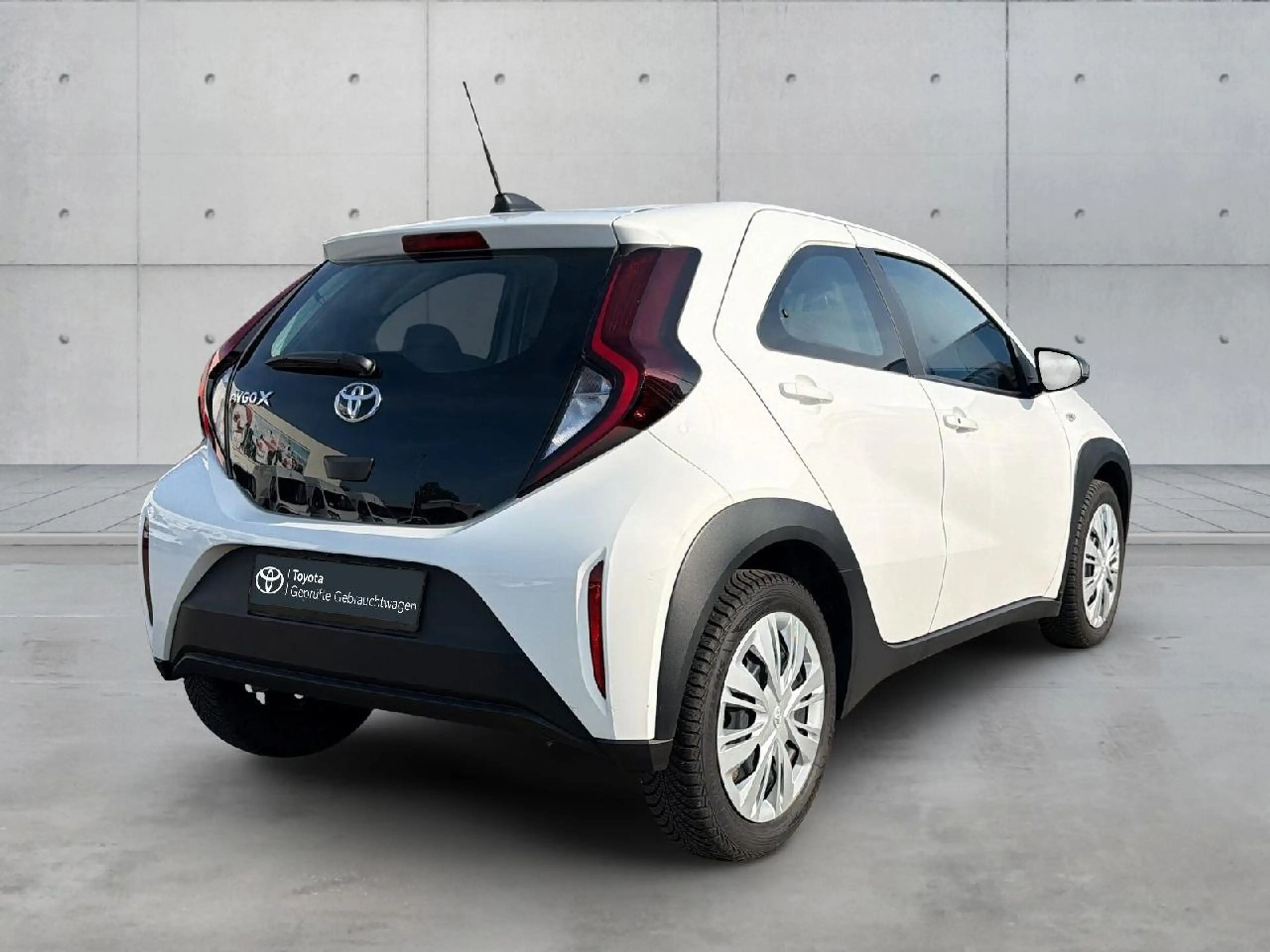 Toyota Aygo X Play — photo 2