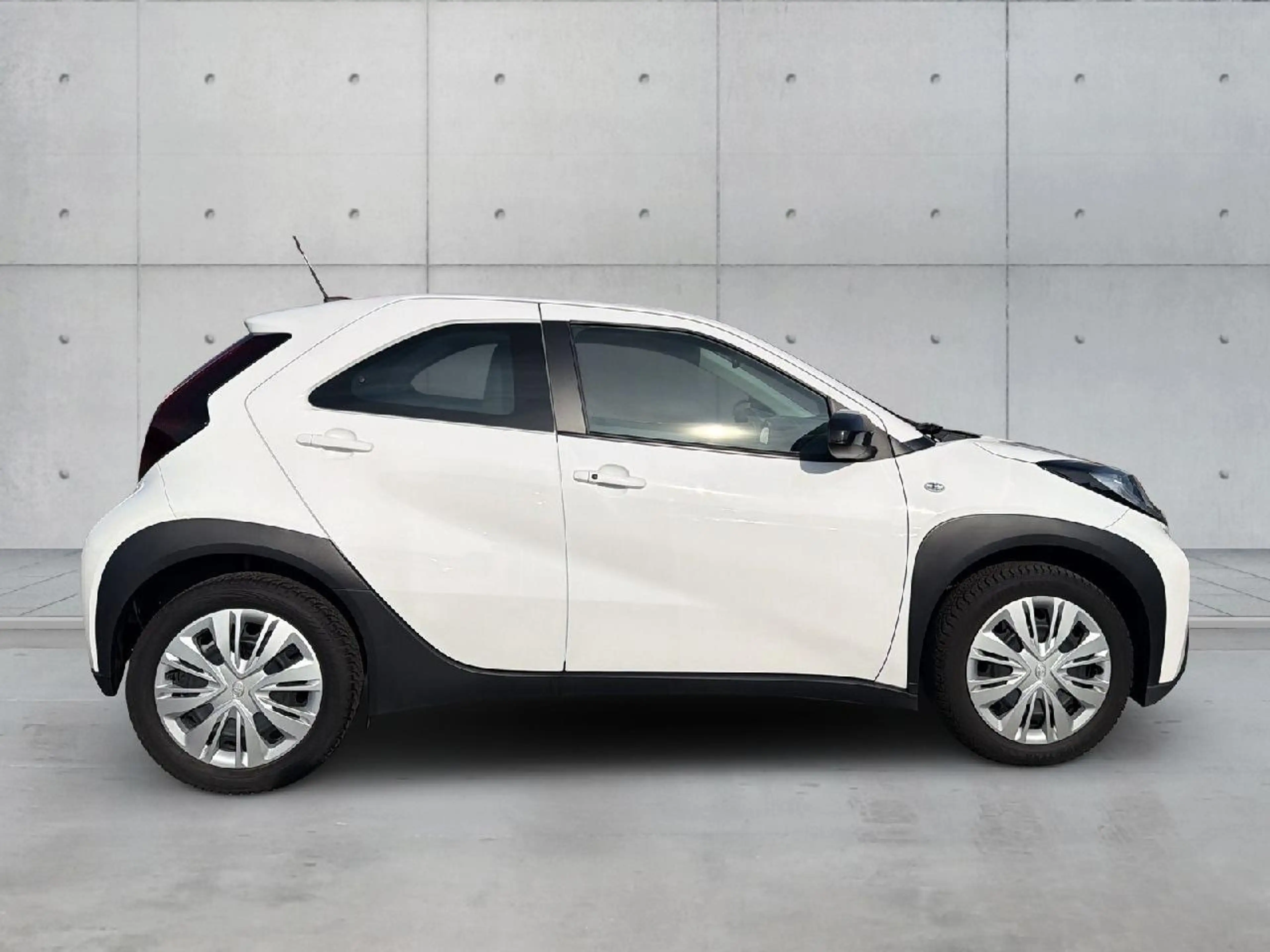 Toyota Aygo X Play — photo 4