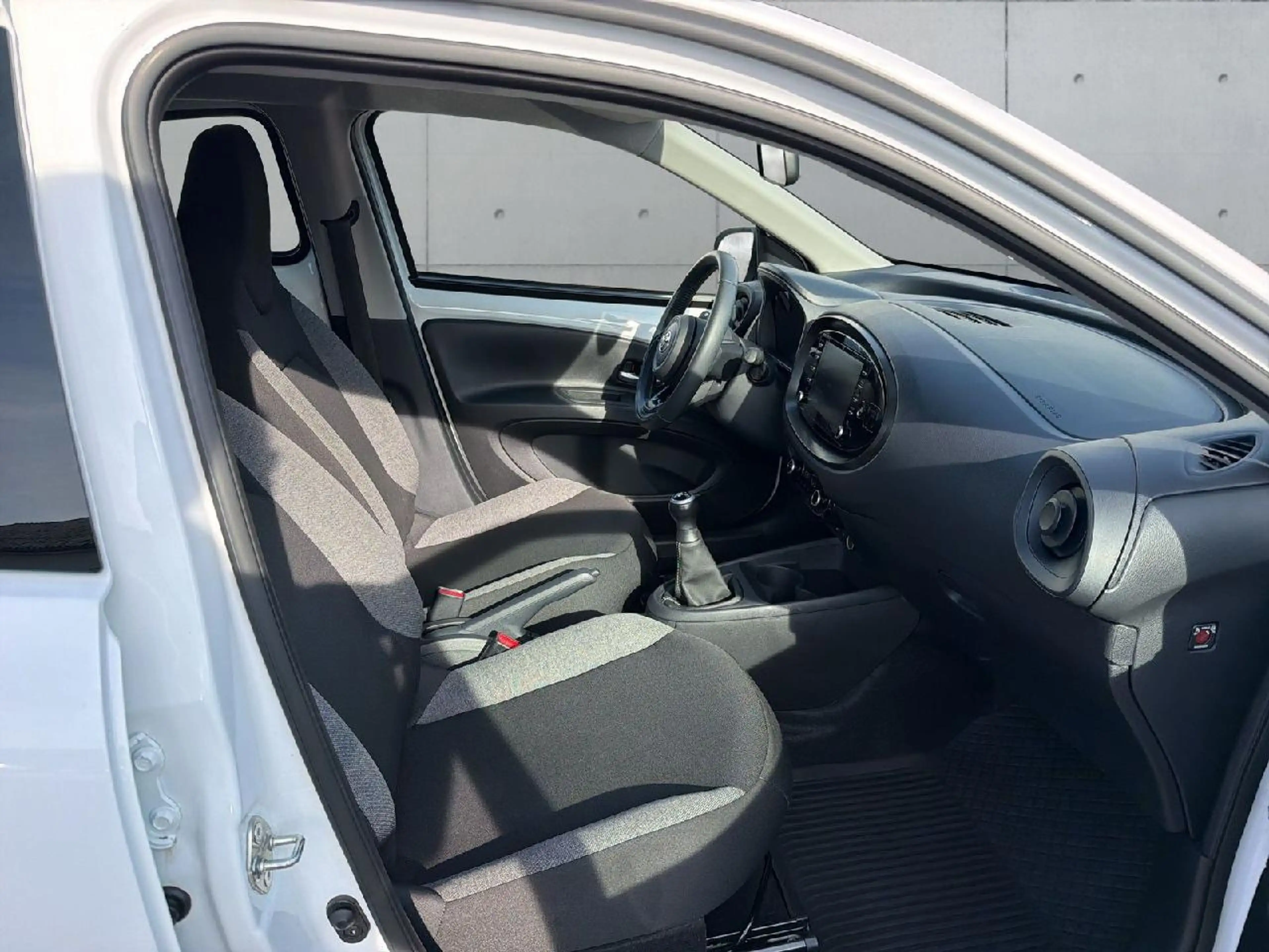 Toyota Aygo X Play — photo 10