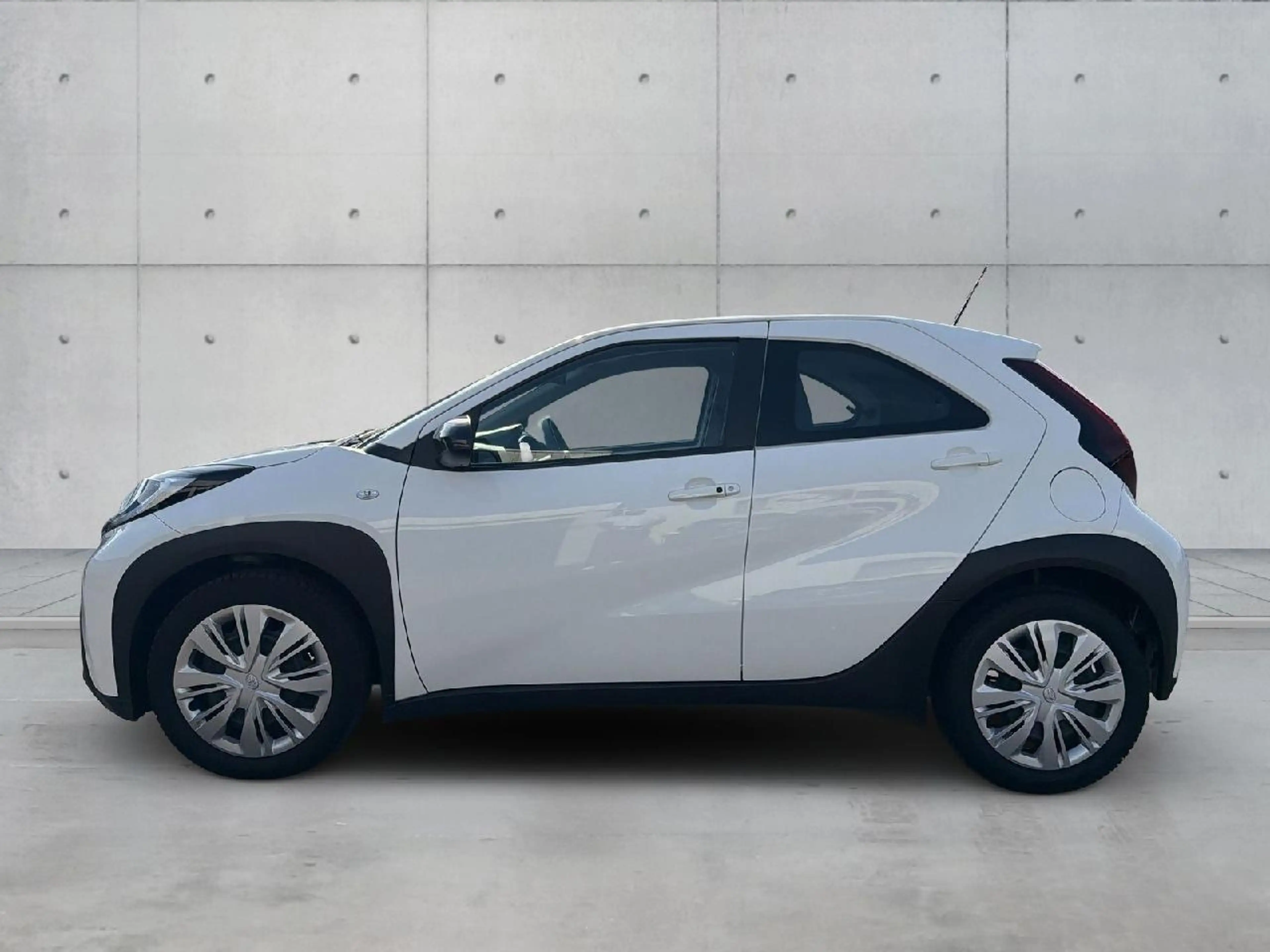 Toyota Aygo X Play — photo 3