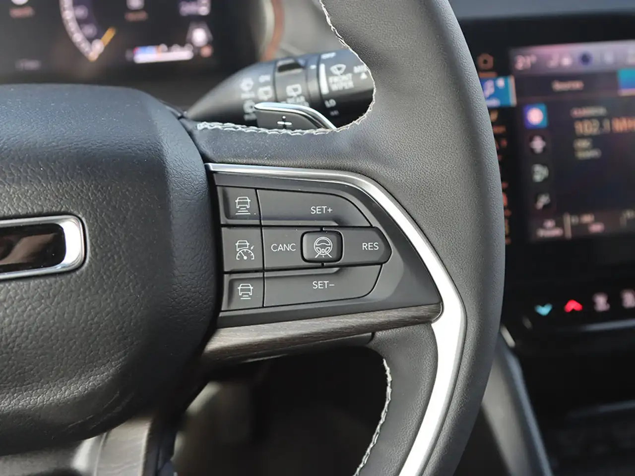 Jeep Grand Cherokee снимка Jeep Grand Cherokee