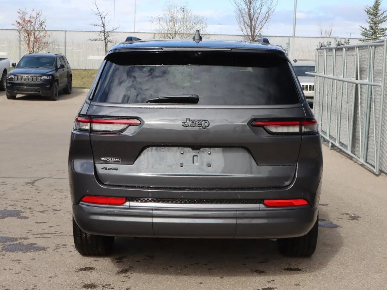 Jeep Grand Cherokee снимка Jeep Grand Cherokee