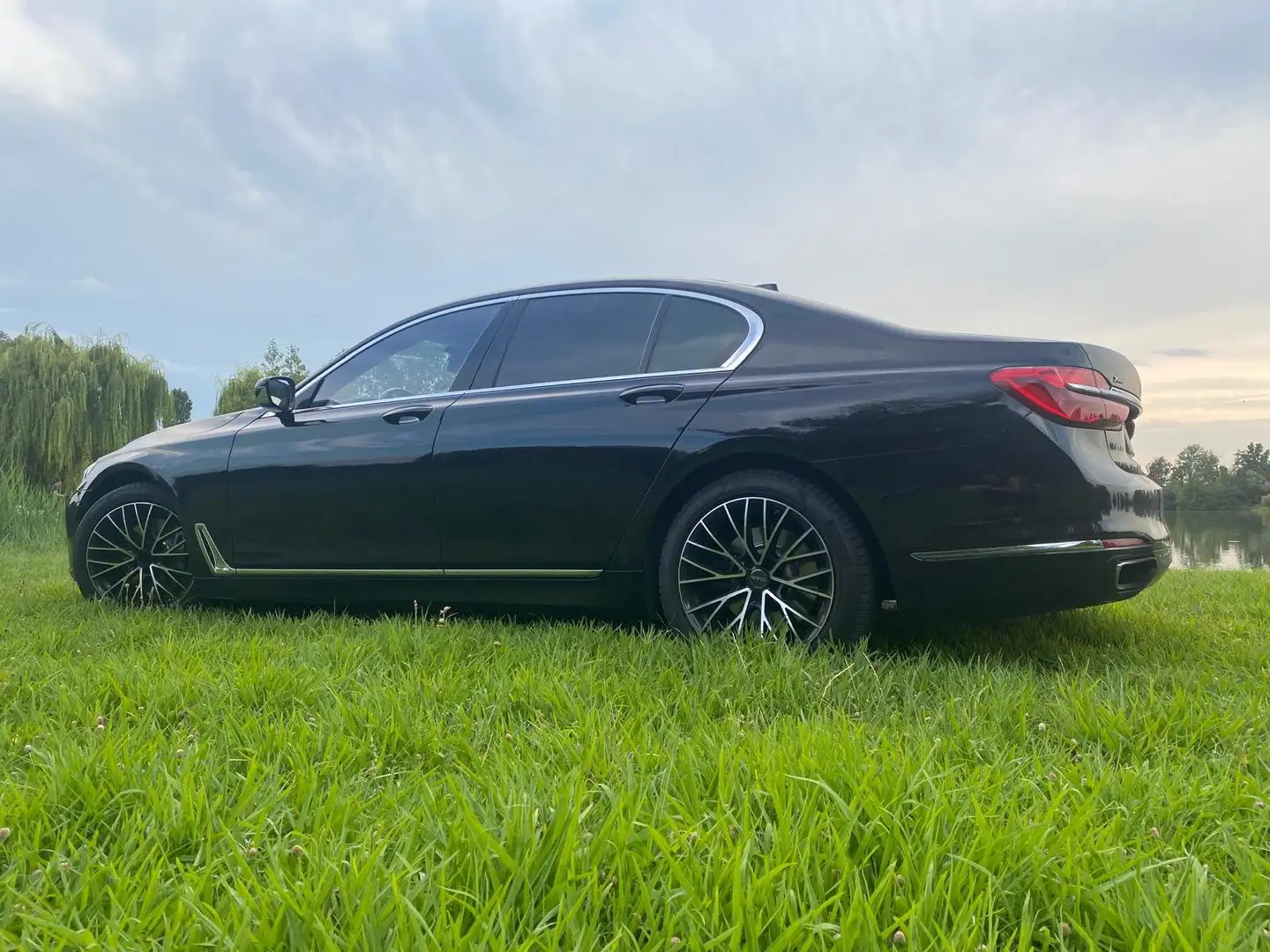 BMW 730 Serie 7 G/11-12 2015 730d xdrive Eccelsa auto Nero - 2