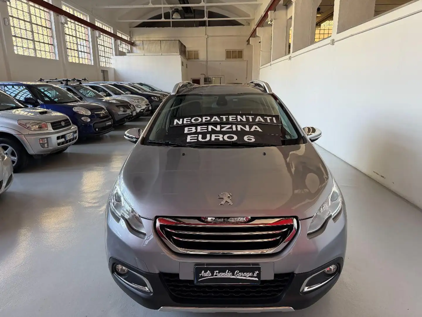 Peugeot 2008 1.2 VTi 82 CV Allure Grigio - 2