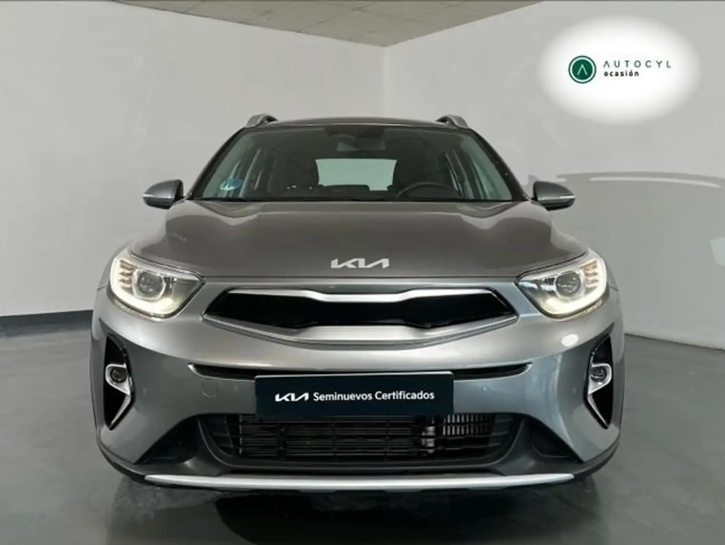 Kia Stonic 1.0 T-GDi 74kW (100CV) MHEV MT Drive Gris - 2