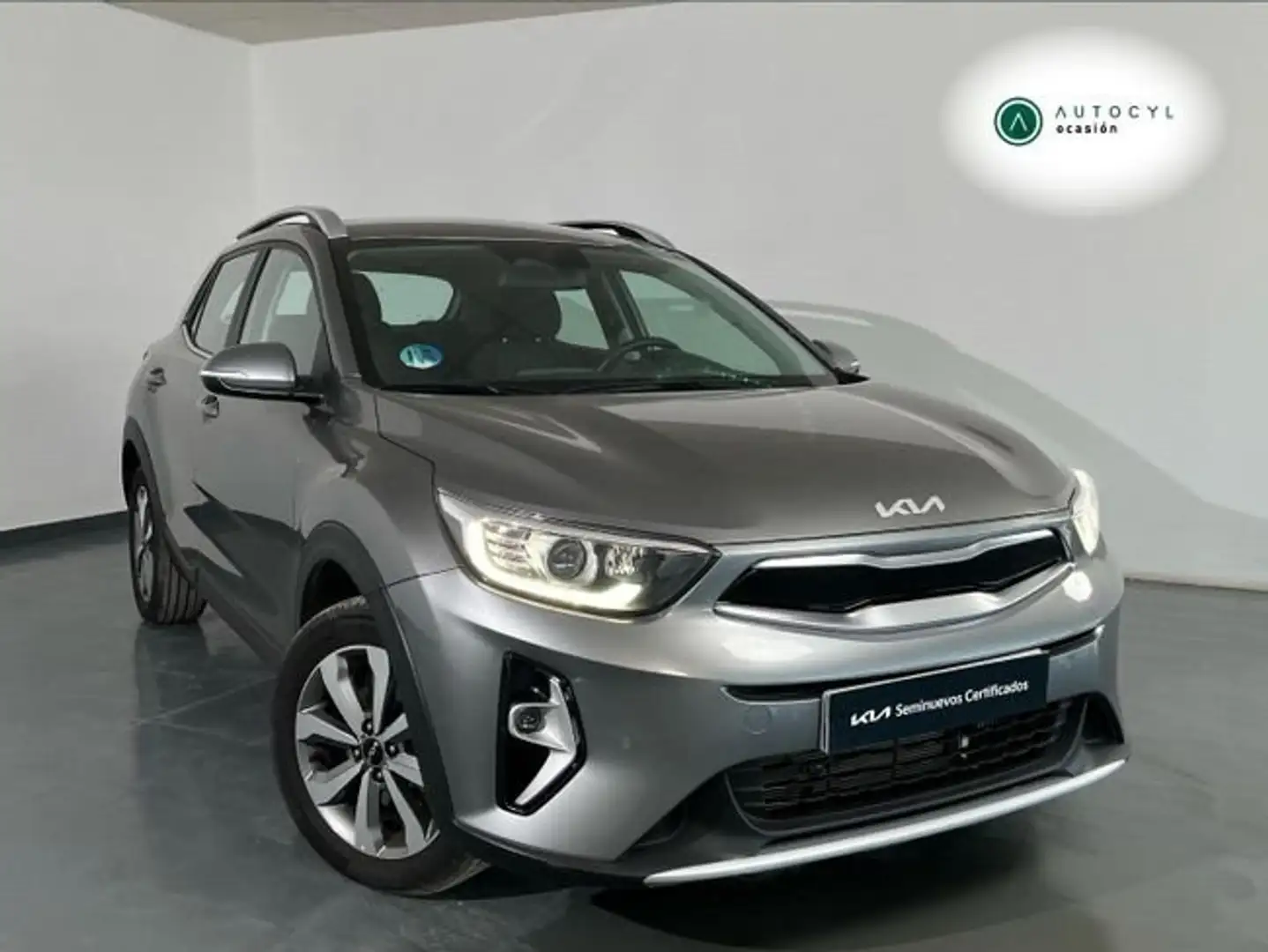 Kia Stonic 1.0 T-GDi 74kW (100CV) MHEV MT Drive Gris - 1