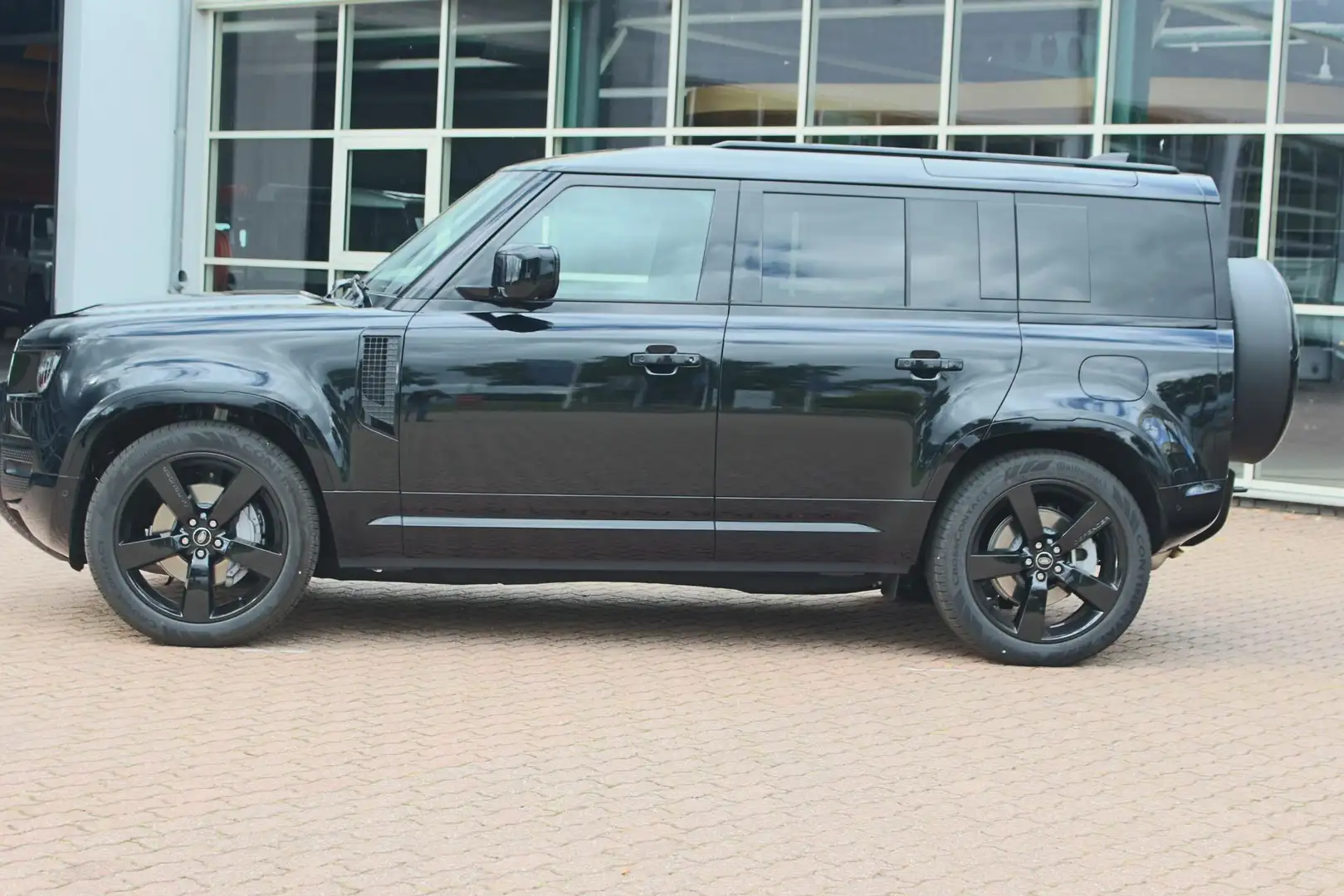 Land Rover Defender 110 2.0 P300e 110 X-Dynamic HSE Noir - 2