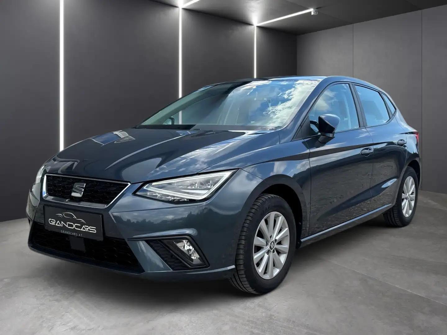 SEAT Ibiza 1,0 Fast Lane Style Grau - 1
